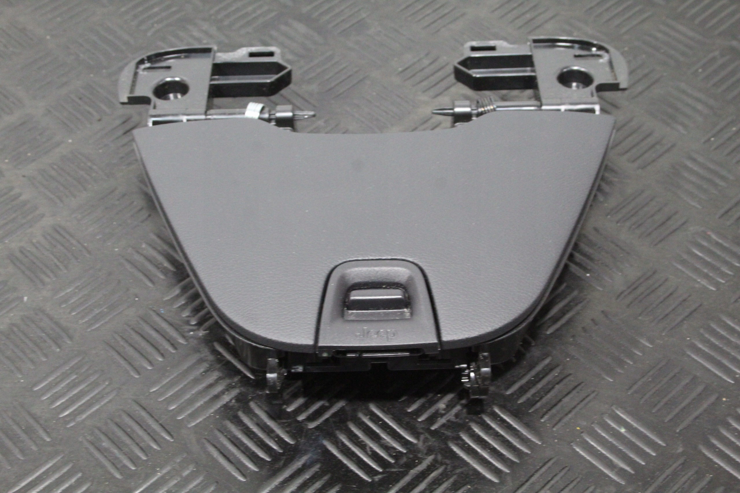 passenger compartment consoles JEEP CHEROKEE KL