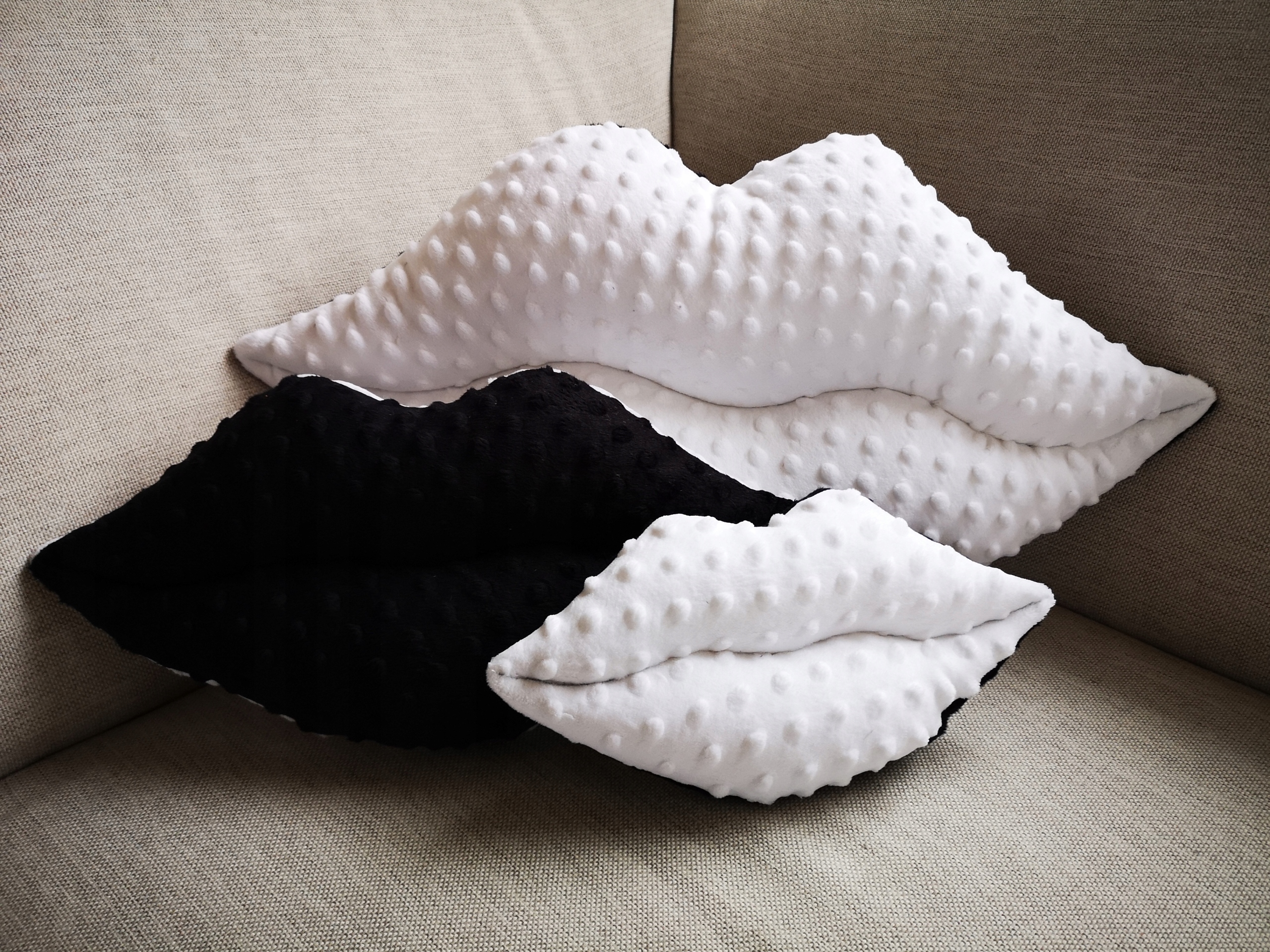 WALENTYNKI USTA PODUSZKA KOMPLET 2+1GRATIS PREZENT Kod producenta 1392