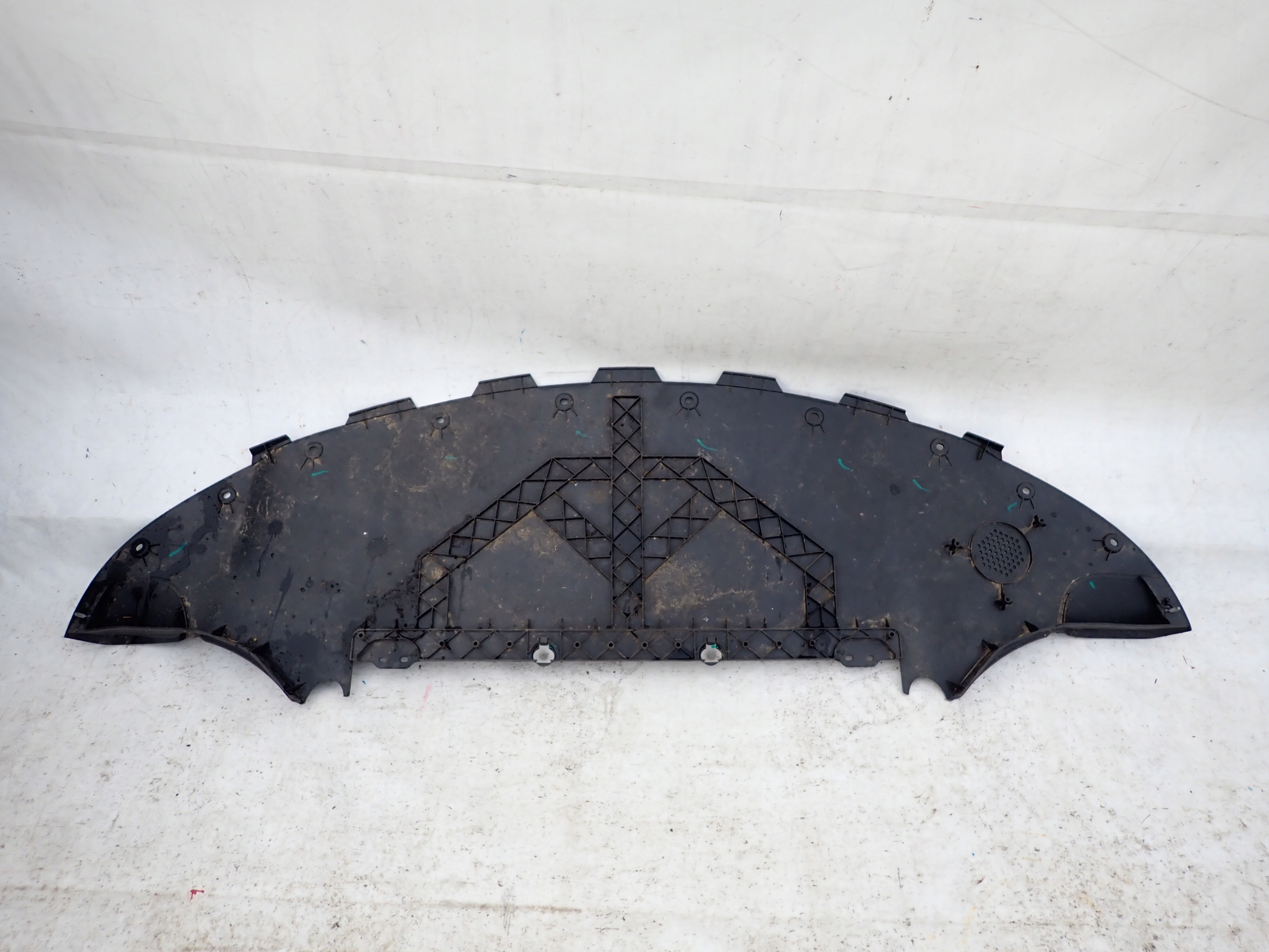 TESLA 3 III 17- abdeckung Blende Abdeckung der Stoßstange vorne