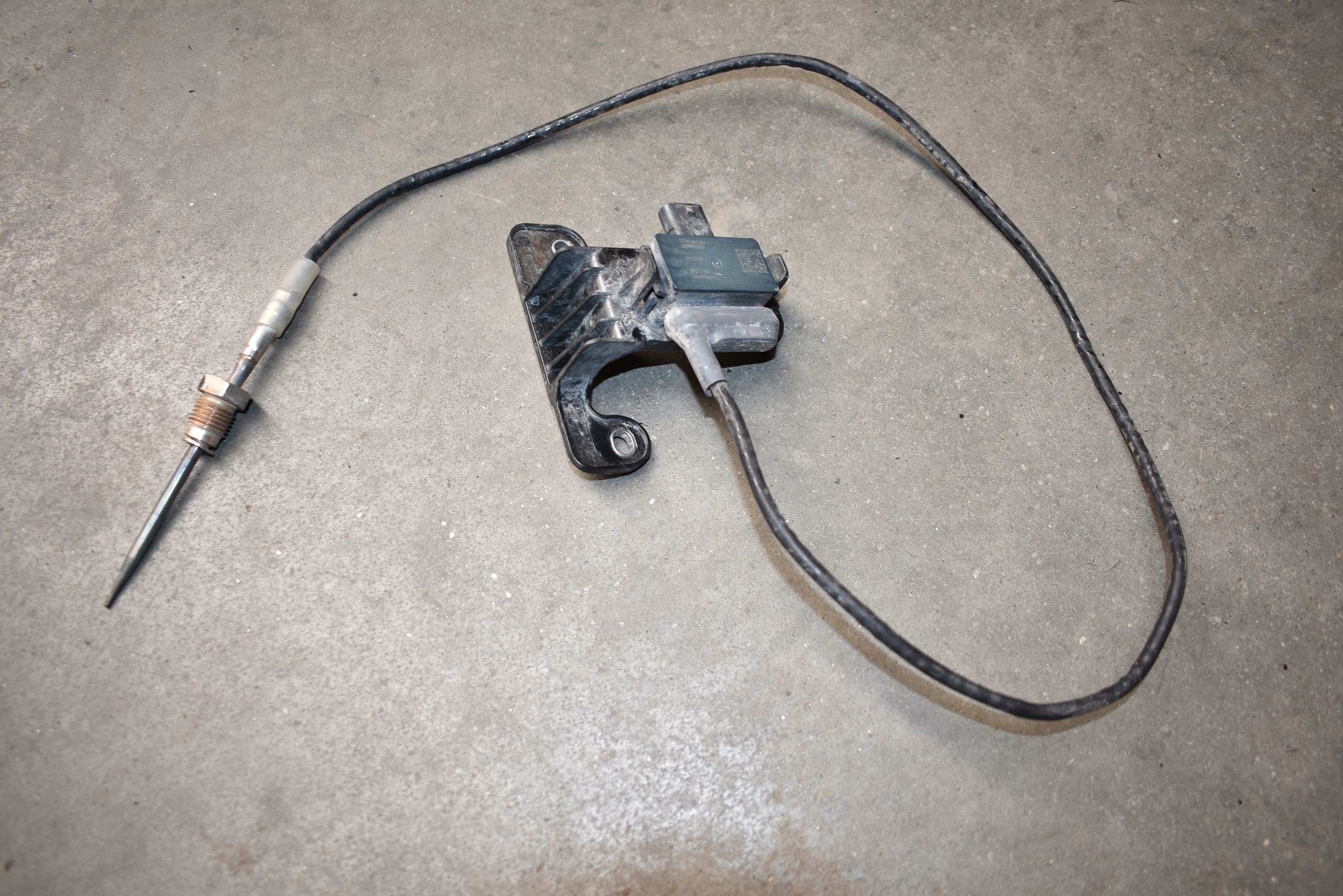 IDEALNY Sensor TEMPERATURY Gase MERCEDES W167 X167 1