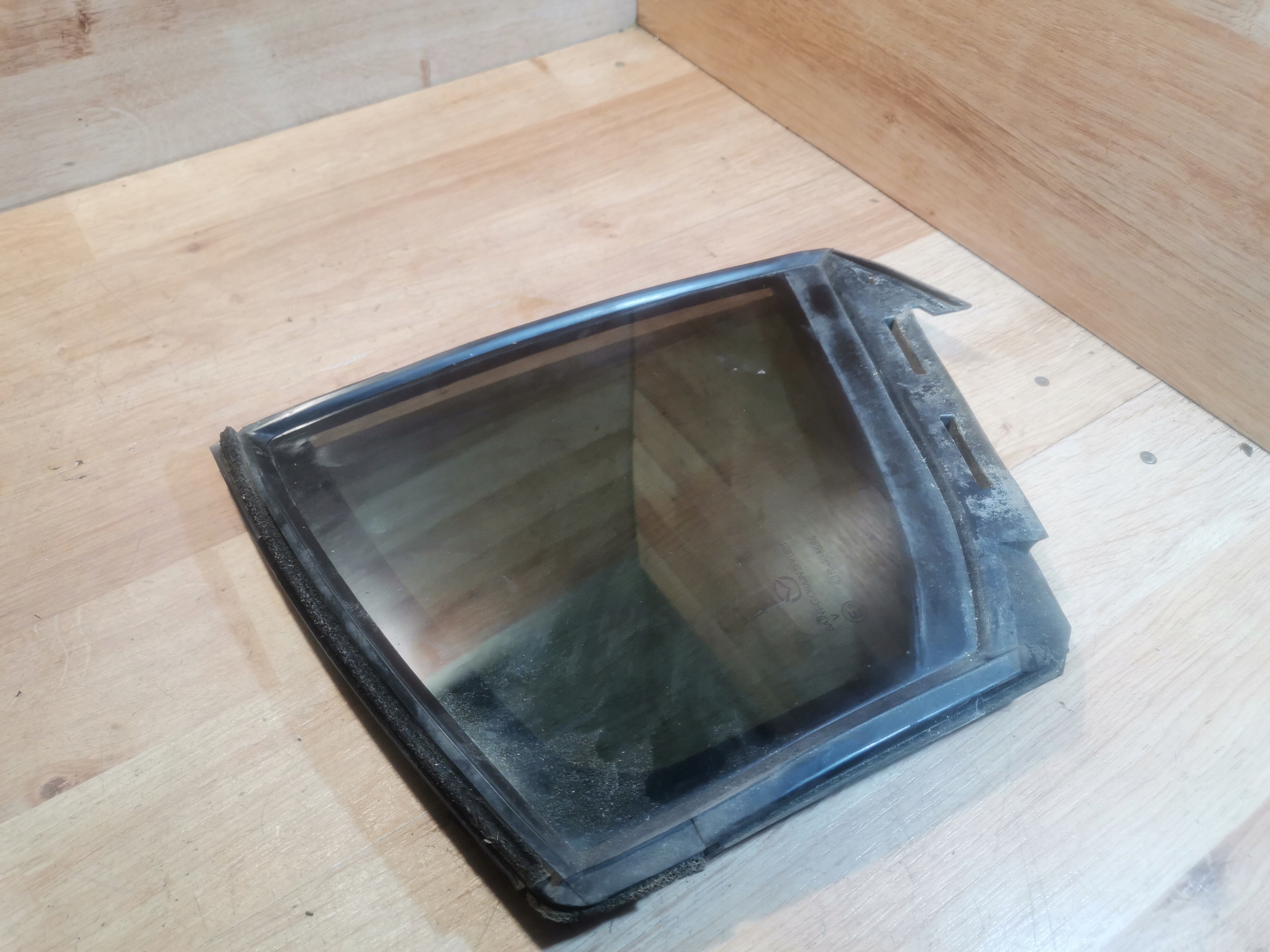 window side MALA right rear part MAZDA 3 BM BJS772651