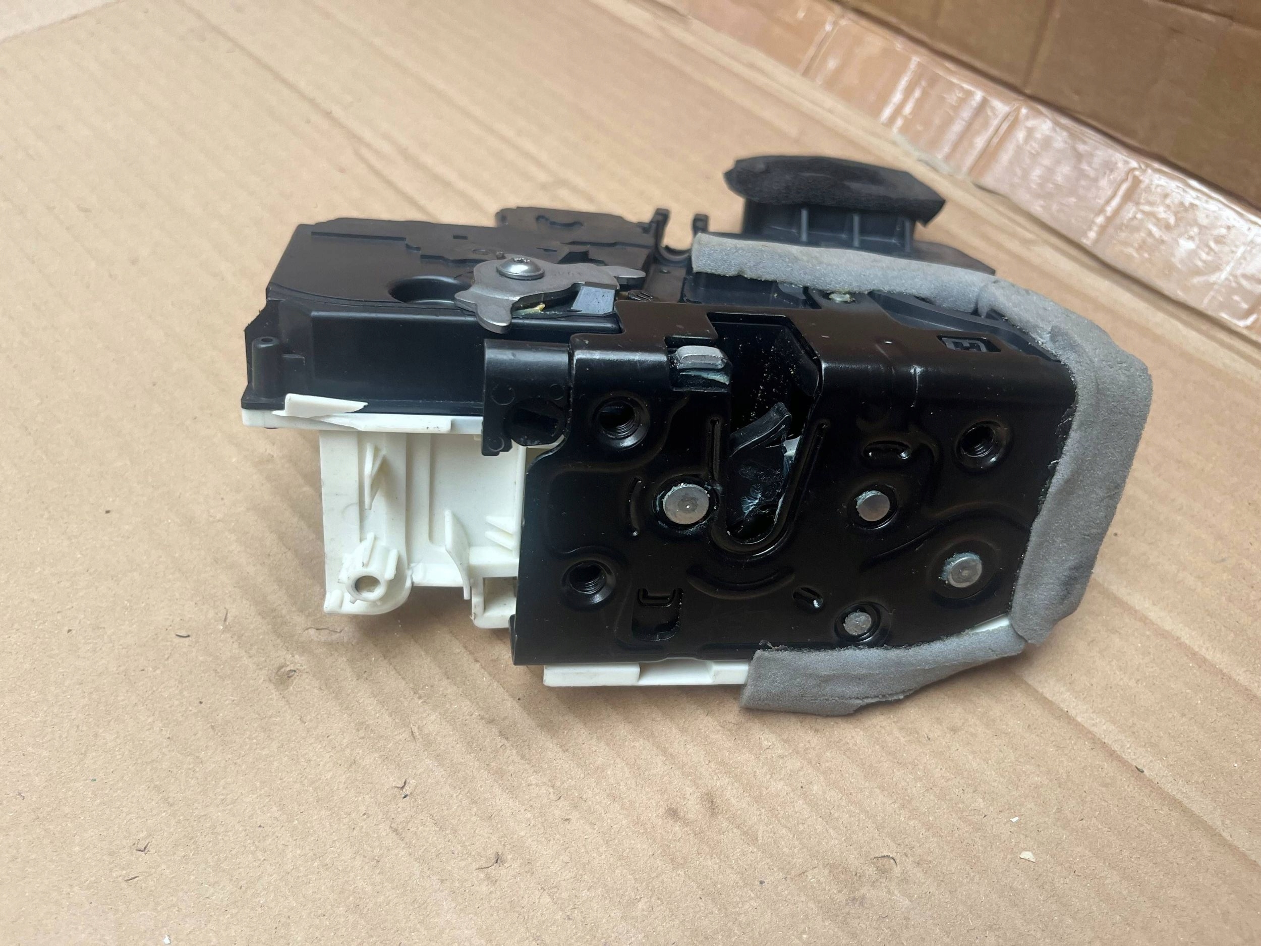 AUDI A7 4K8 lock door right rear part 4K0839016P original !