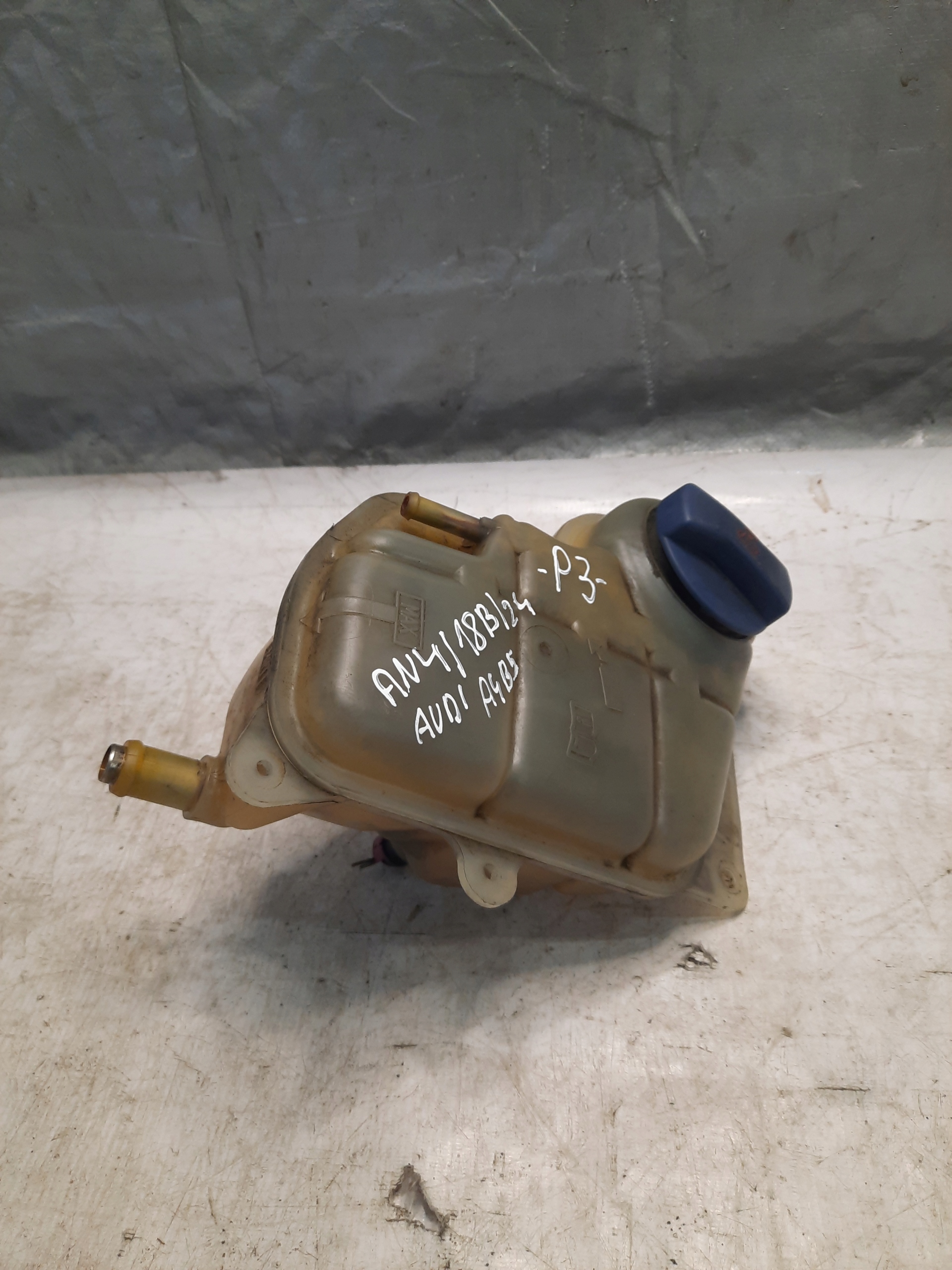water tank AUDI A4 B5 8D0121403D
