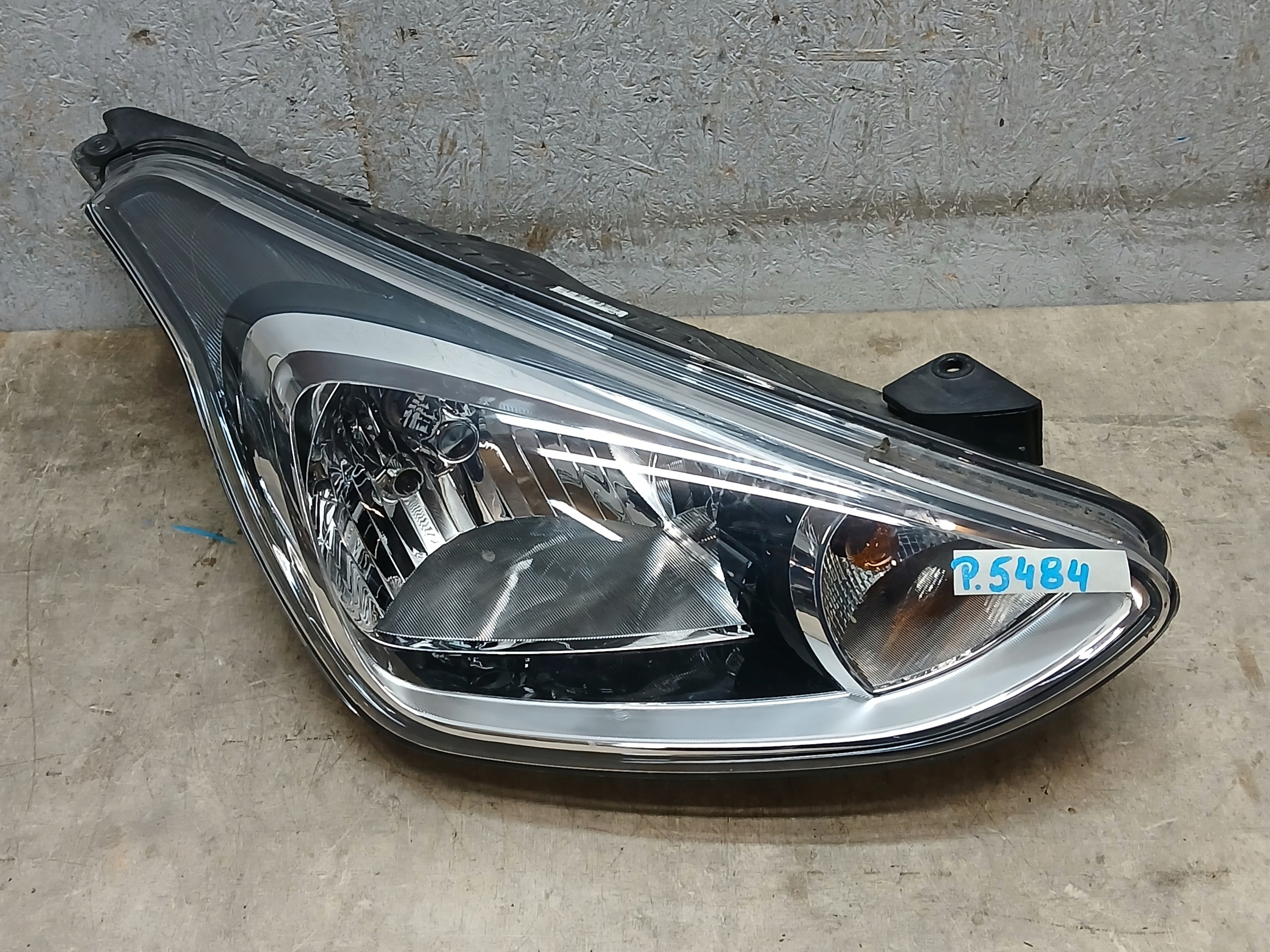 light front right HYUNDAI I10 II 2 13-19 92102-B9300
