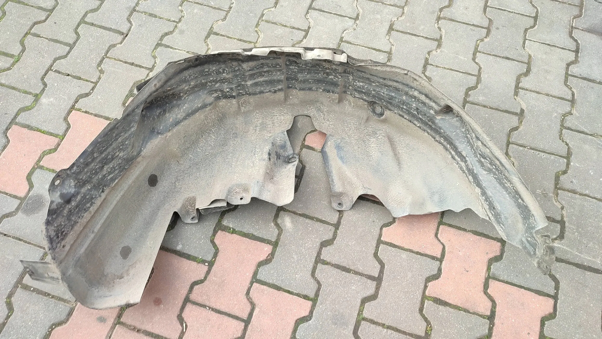 Jeep Cherokee KL 15r. 2.0d mudguard right rear part