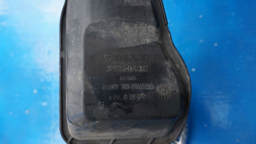 VOLVO V40 CC 2.0 D2 D4 - intake air hose