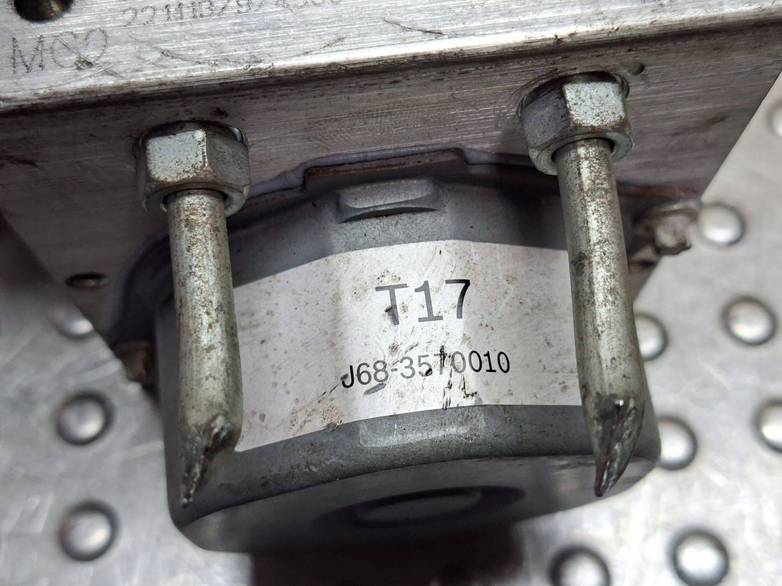pump control unit ABS T17 J68-3570010 CHERY TIGGO 4