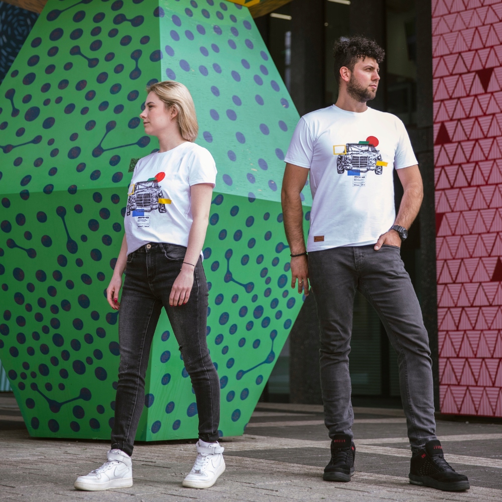 KOSZULKA MĘSKA MERCEDES-AMG 300SEL - S Stan opakowania oryginalne