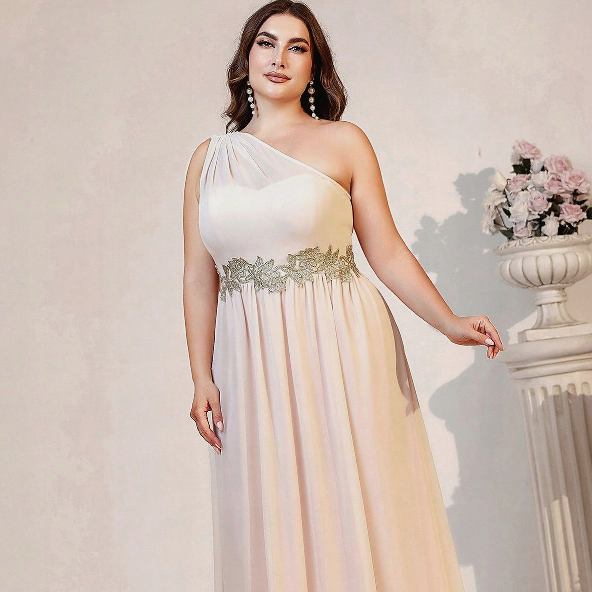 Šaty na jednom rameni s plesovou pelerínou, lehké na kotníky, velikost 3XL, velikost 46