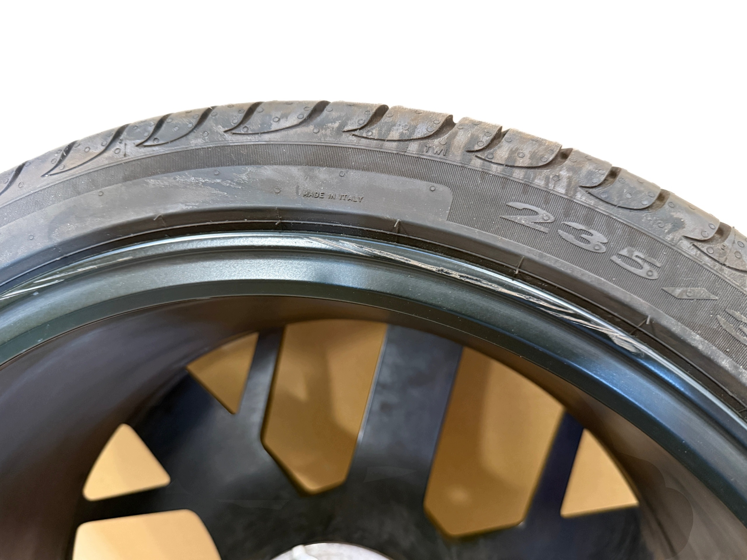 CUPRA LEON 5FA wheels discs 235/35R19 PIRELLI