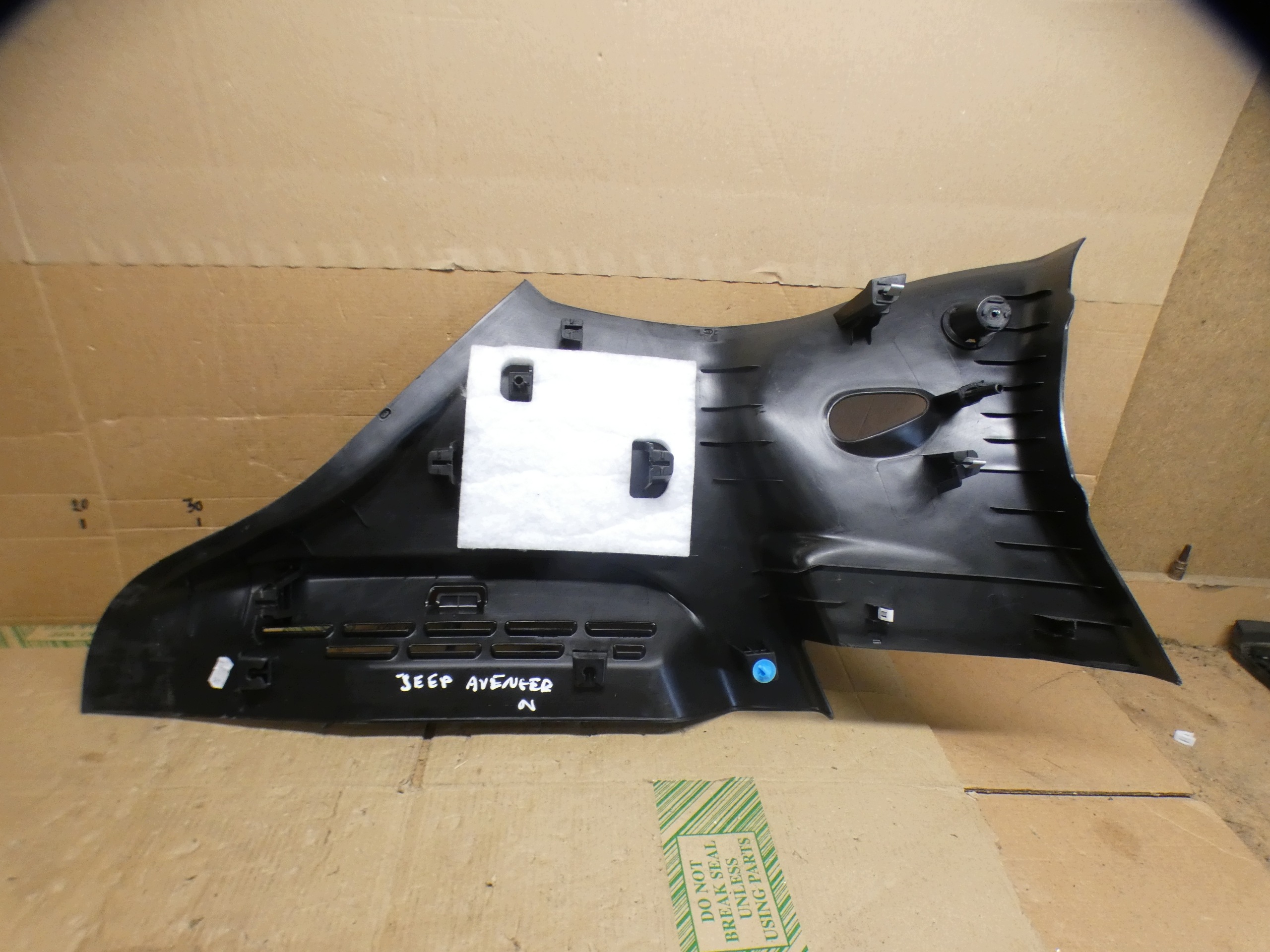 plastic cover SLUPKA left right rear part JEEP AVENGER 24R