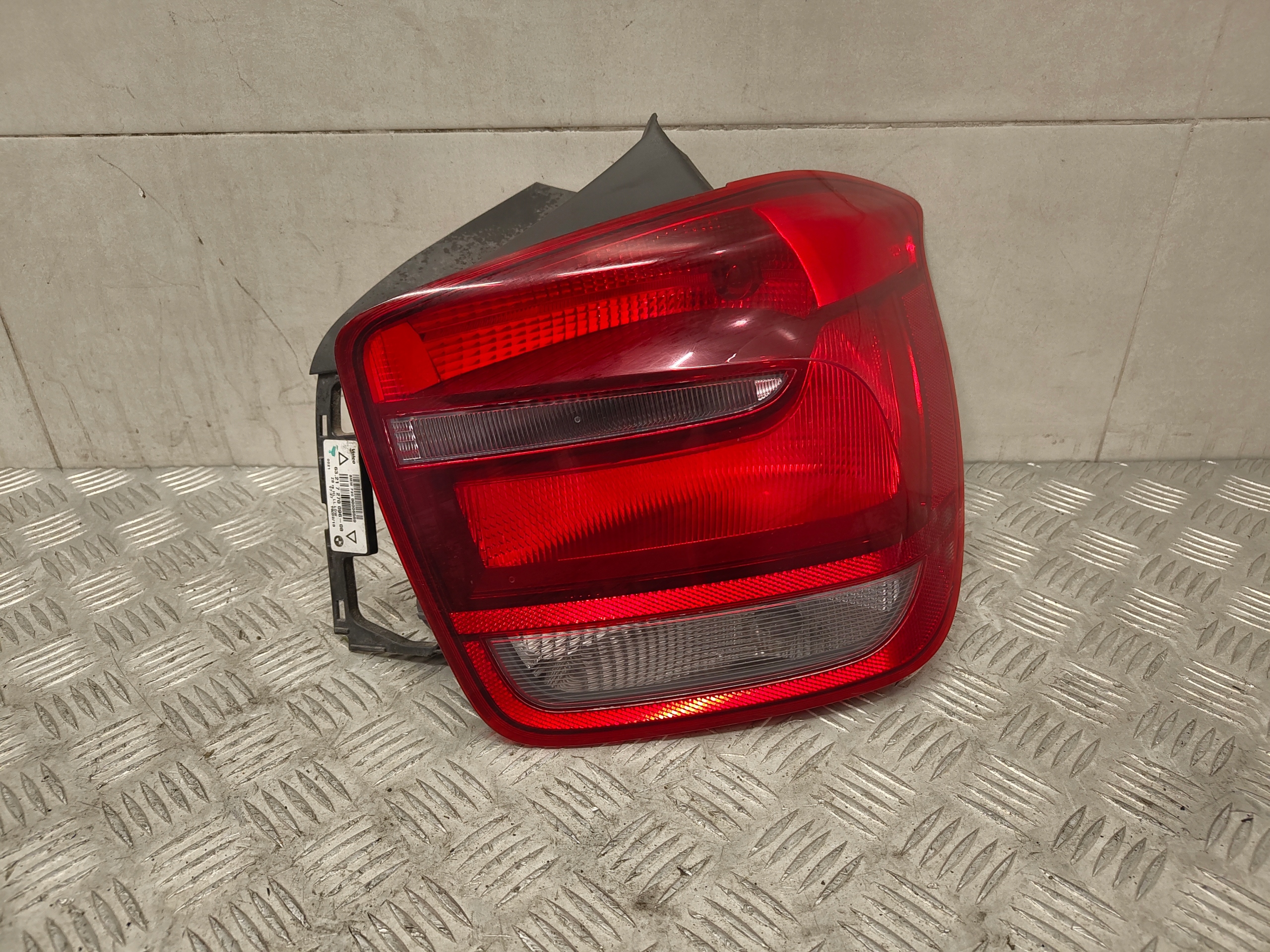 BMW 1 F20 light right rear part rear 7270096