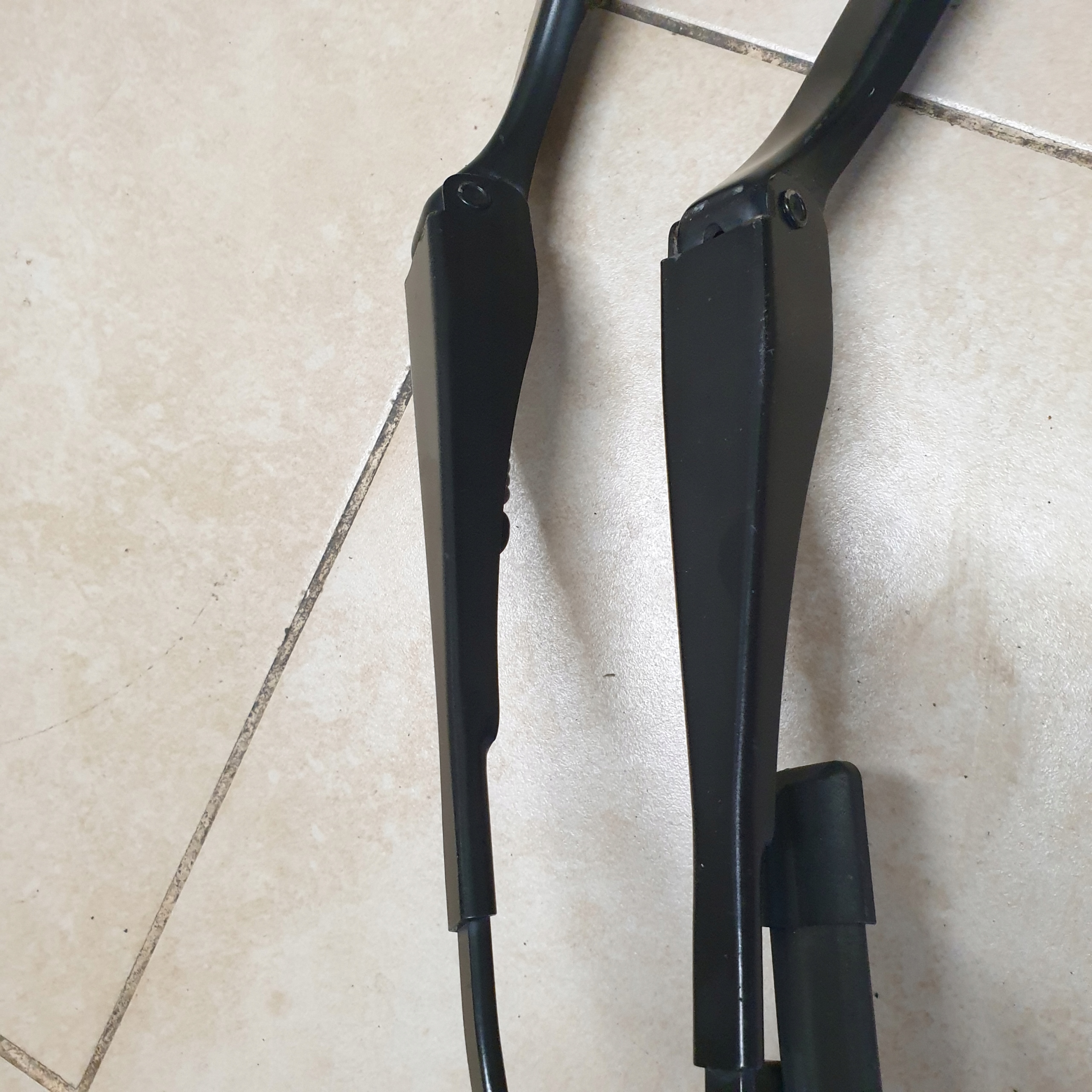 arm PIORO of a wiper right front front BMW 1 E87 OE EU