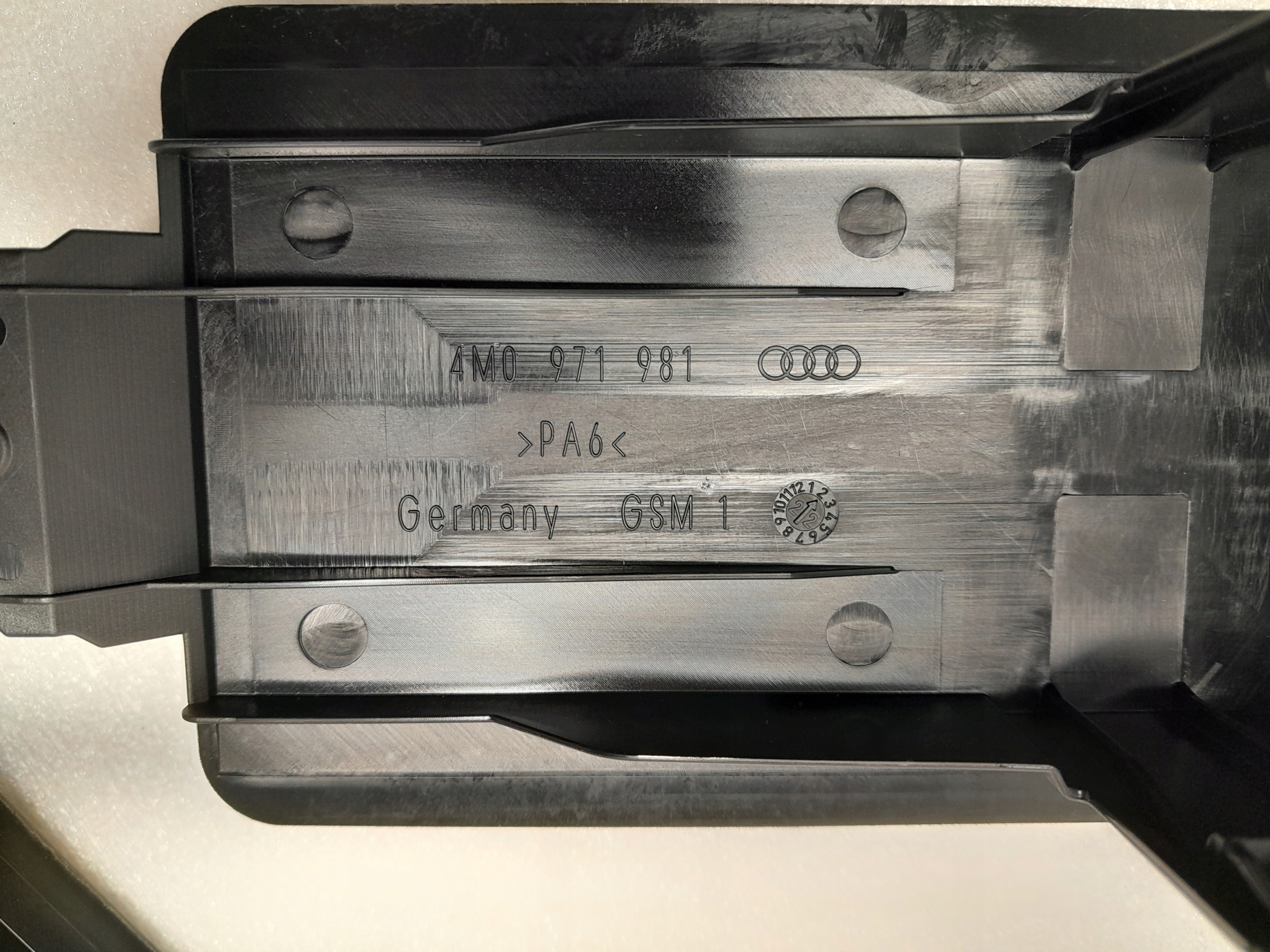 AUDI A4 B9 LIFT Blende Abdeckung ZASLEPKI SITZ 4M0971981