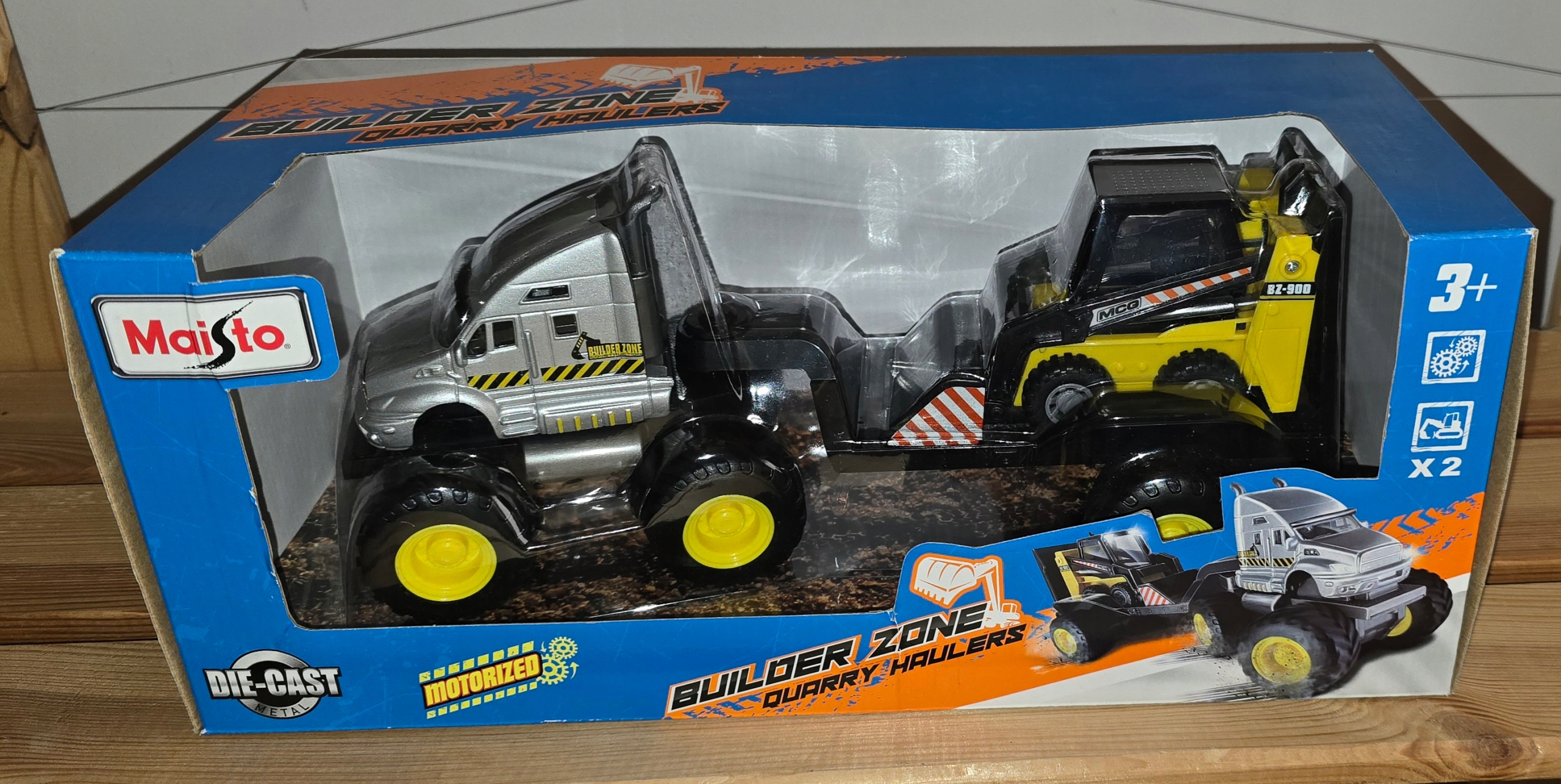 MAISTO 21219 POJAZD BUDOWLANY Z LAWETĄ I KOPARKĄ EAN (GTIN) 5907543777282