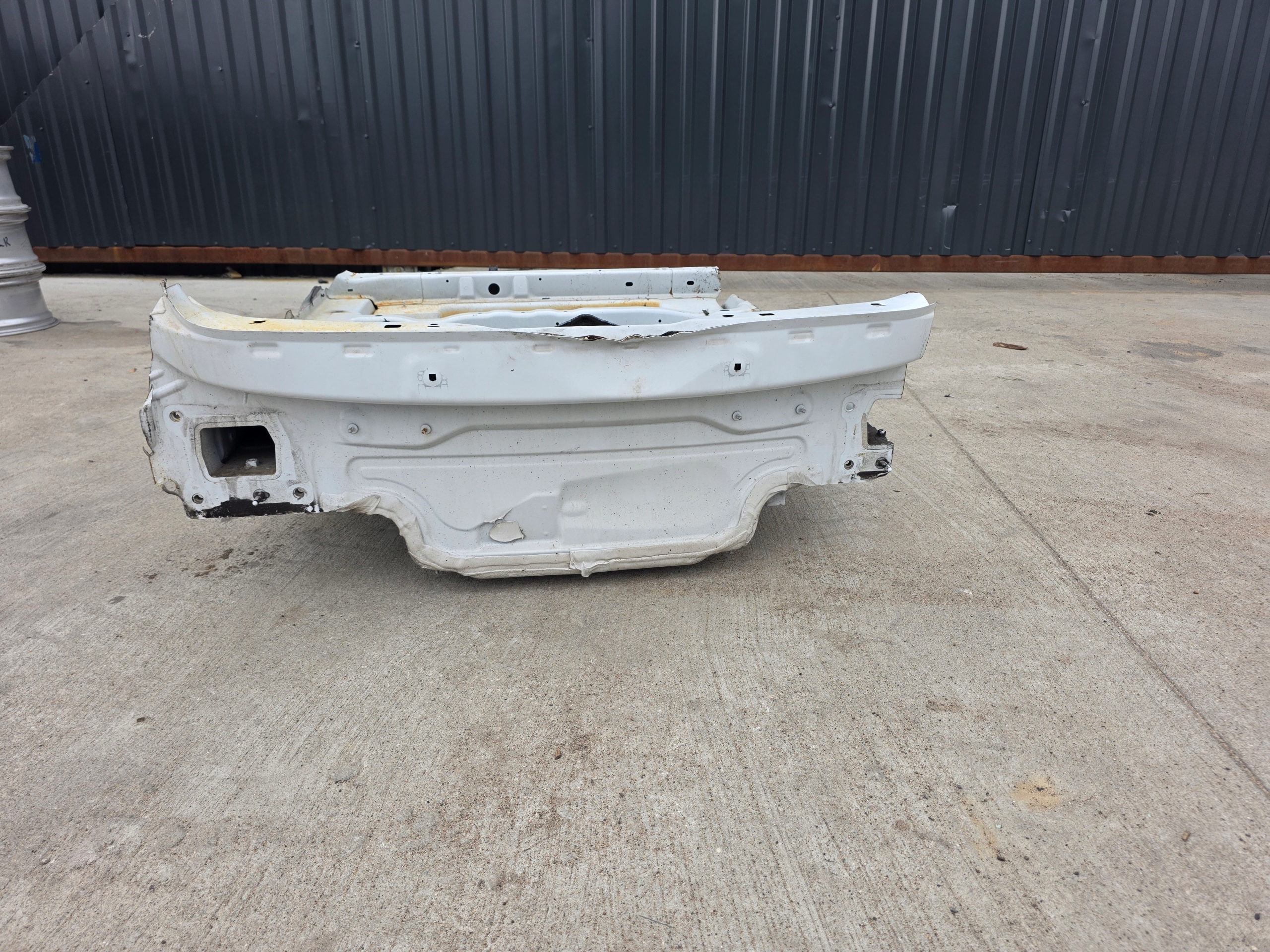 sump rear panel TYLNI AUDI A4 B9 sedan 8W5 original LS9R !!