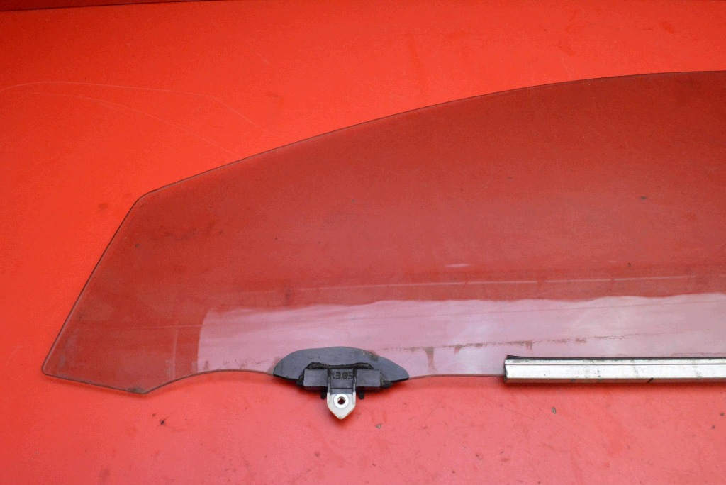 window side left front front TOYOTA COROLLA E18 13-18