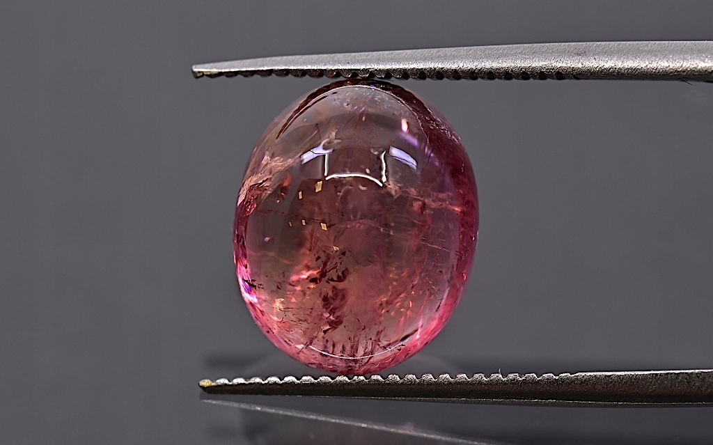 Turmalín kabošon ovál 11x9 mm