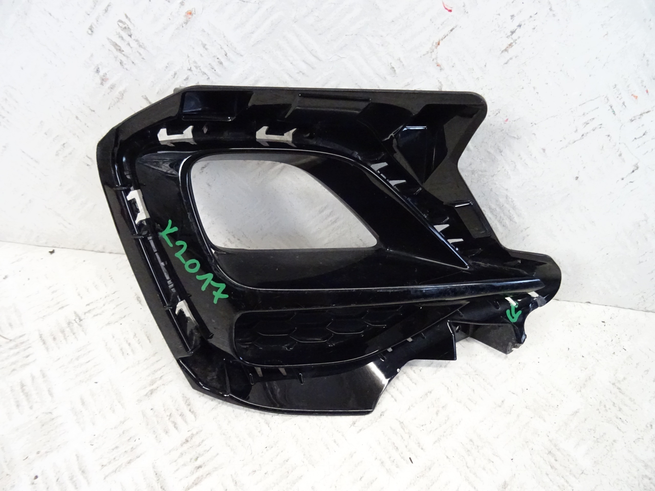 grid of a bumper left rear part MG ZS II LIFT 10694868