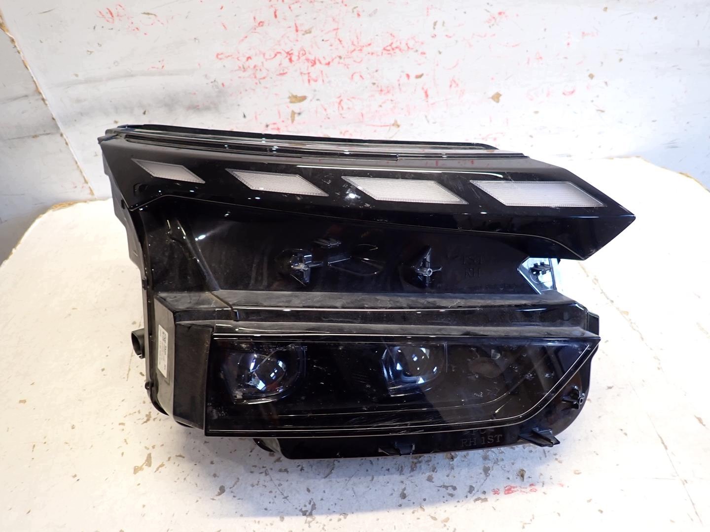 light front front right SKODA ELROQ 2025- FULL LED 5LB941036A