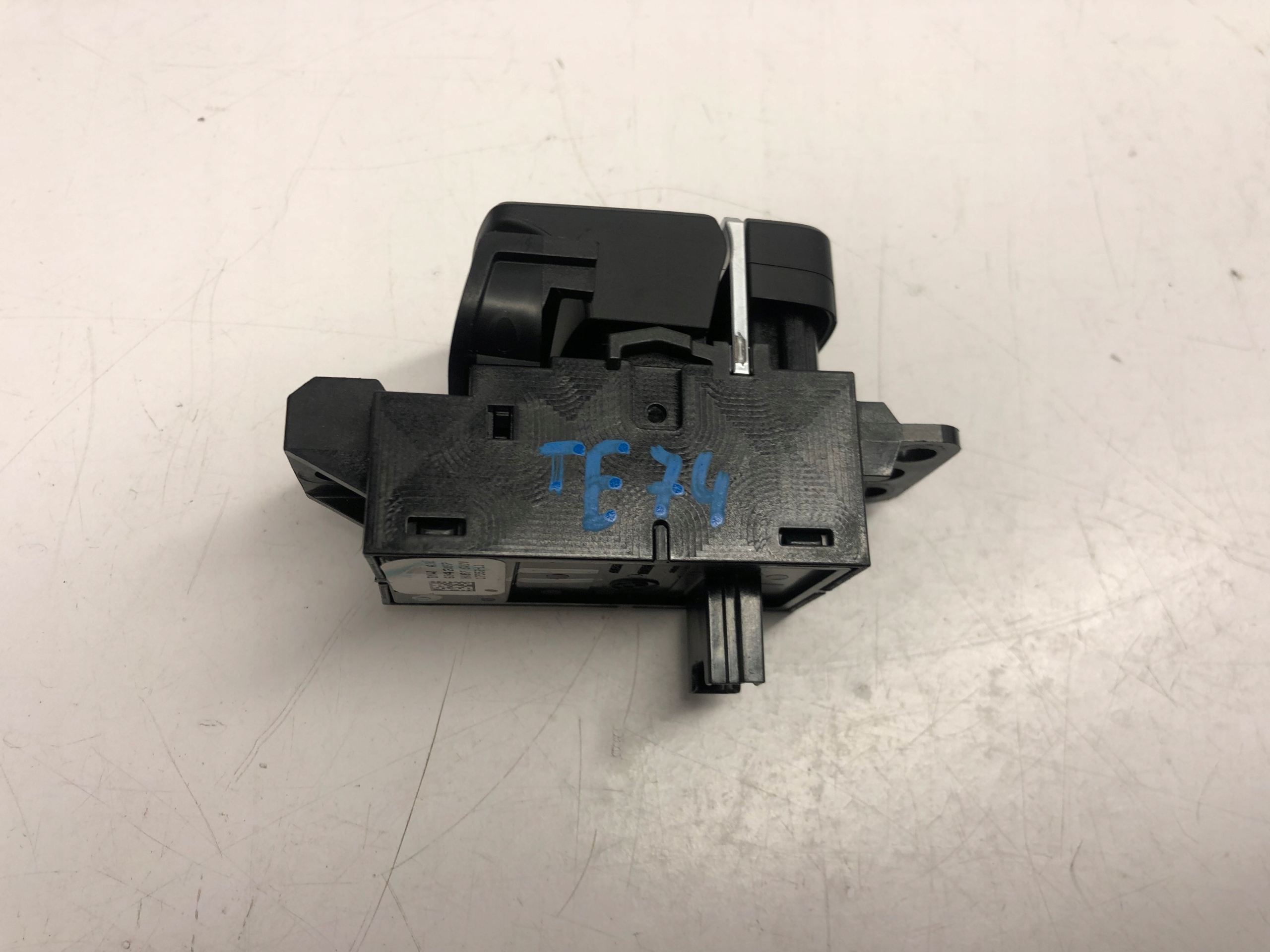 BMW 5 G30 switch electric brake 6842027