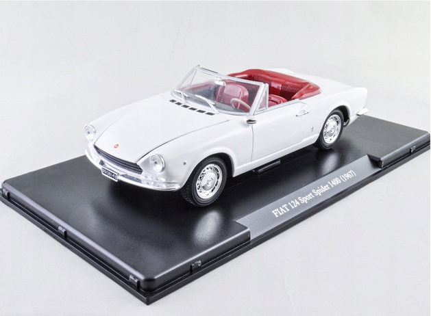 Fiat 124 Sport Spider 1400 1:24
