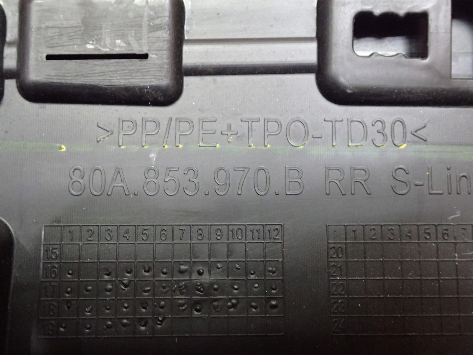 moulding for door right rear. AUDI Q5 II 80A S LINE