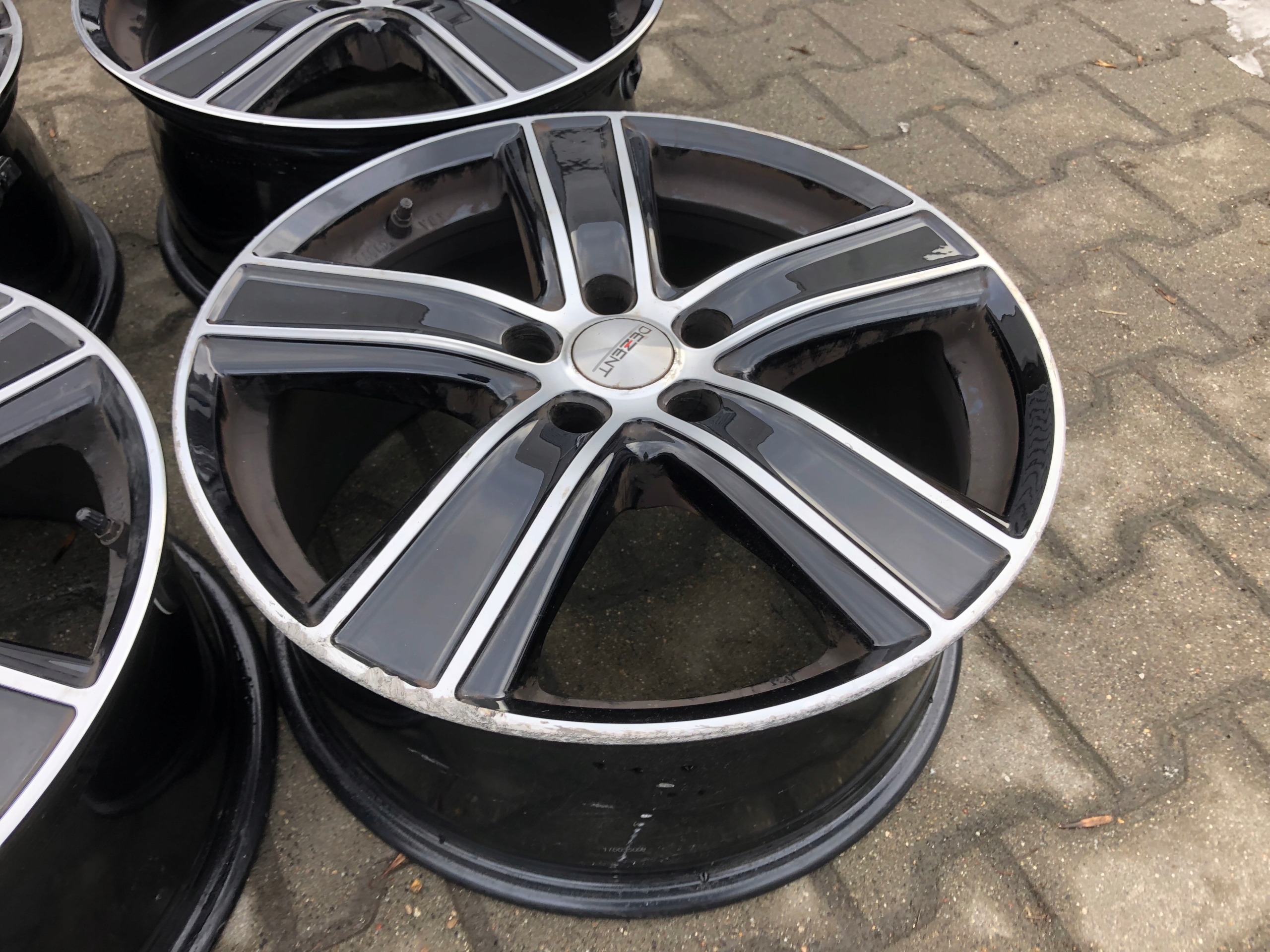 MERCEDES 176 177 Felgi 18 DEZENT TS8987 KBA 49876 Rozstaw śrub 5x112