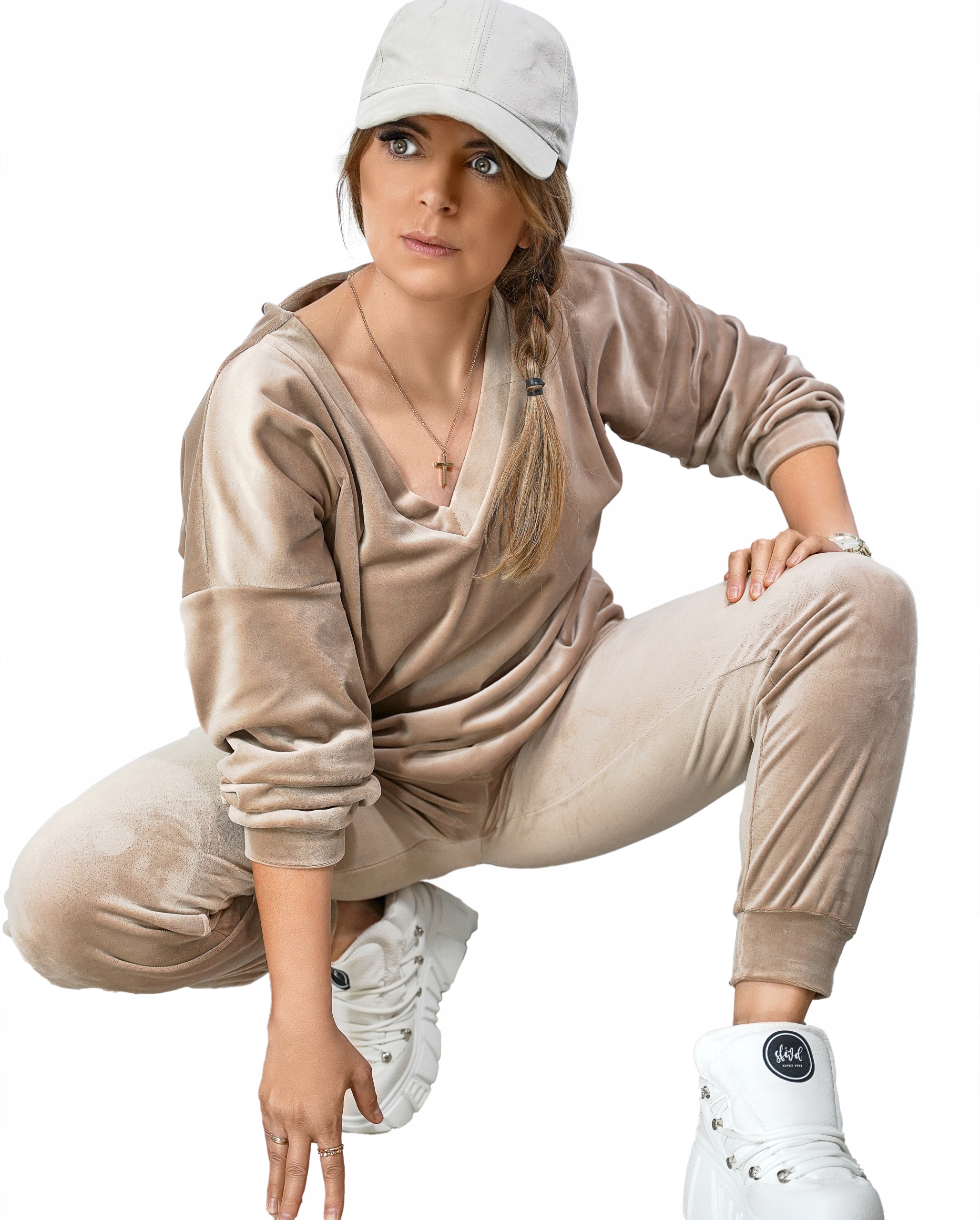 

Welurowy Miękki Dres dekolt V-neck Beżowy r. S/m