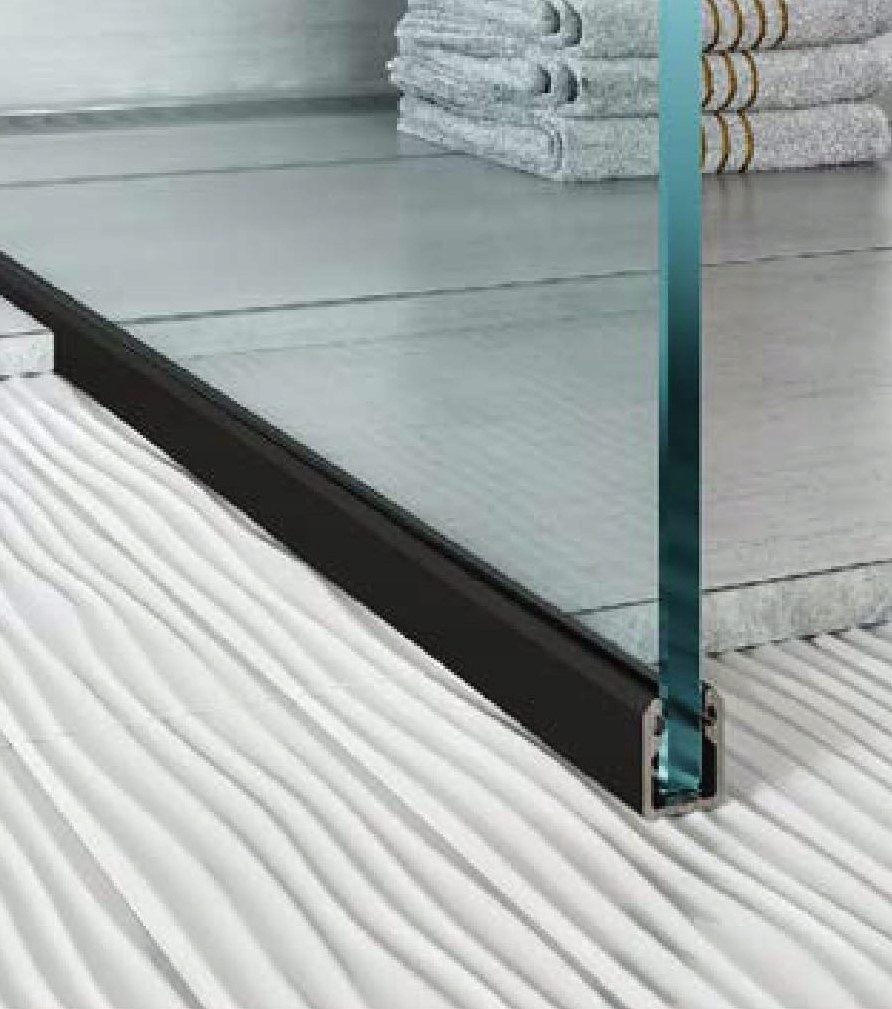 Zaślepka czołowa Do Panelu Stałego MC/FS Czarna Szerokość produktu 2 cm