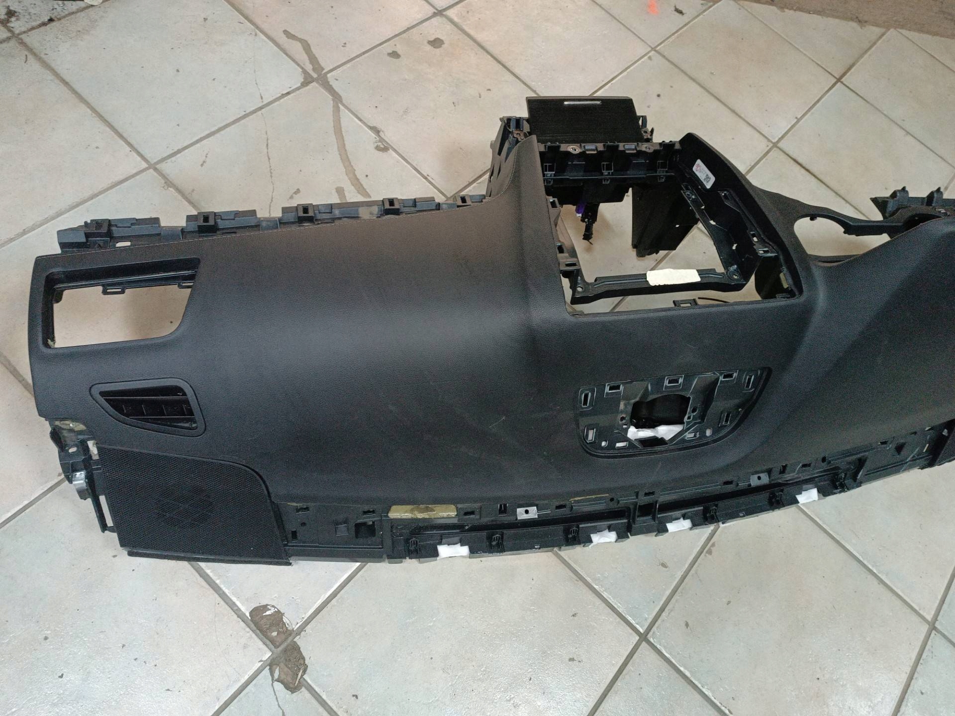 dashboard instrument panel console Subaru Legacy 6 facelift BN 2019 WQP0X016771