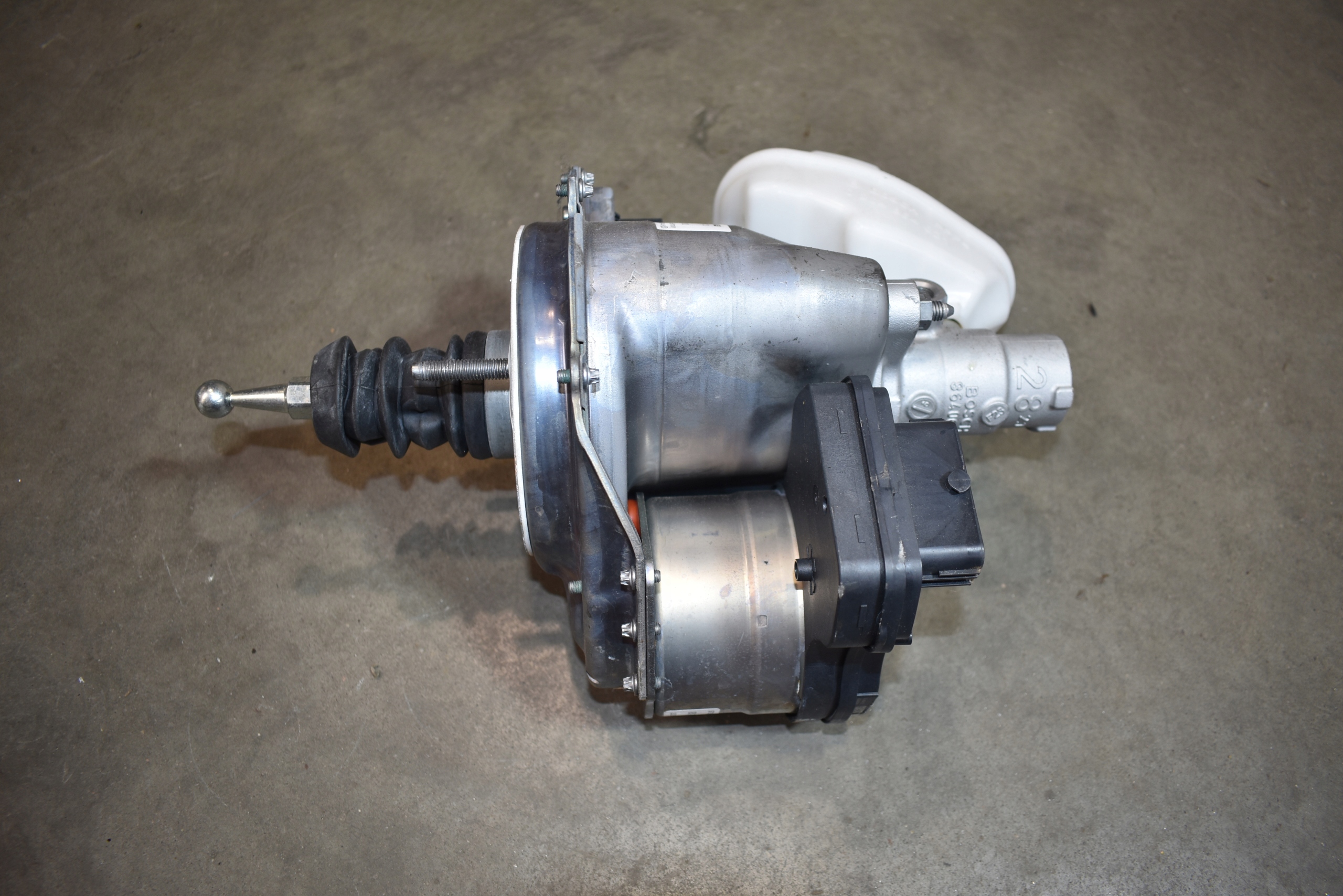 IDEALNE Servo bremsen AMG MERCEDES W206 C63 1