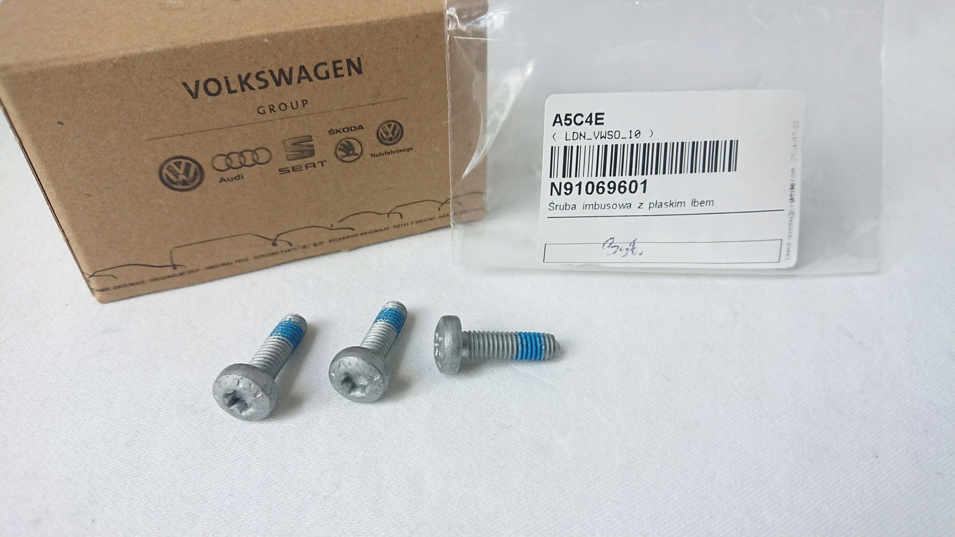 ŚRUBY MOCUJĄCE WYSPRZĘGLIK AUDI VW OE N91069601 3szt. Numer katalogowy części N91069601