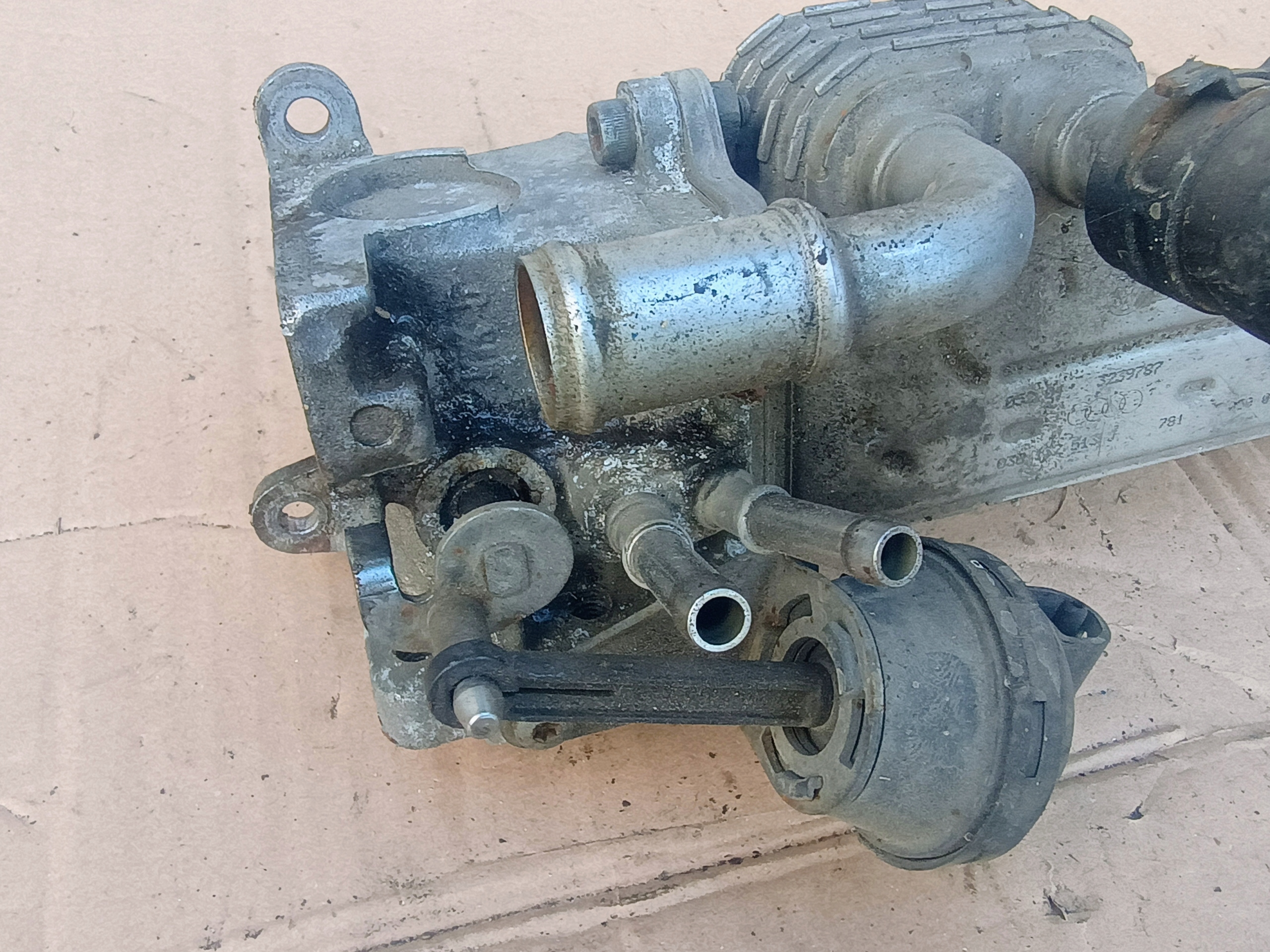 chladic egr ventil VW AUDI 2.0 TDI 03G131063F