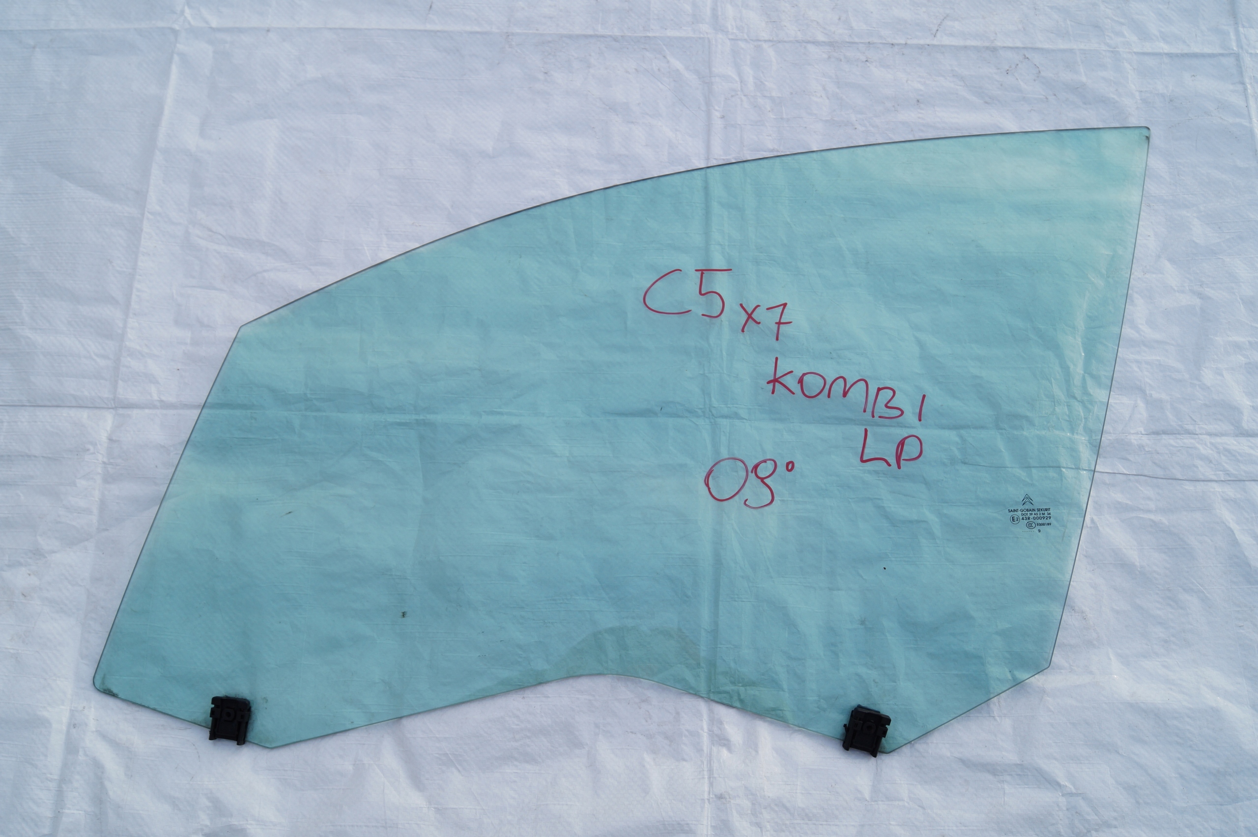 Скло дверей переднє переднє ліве CITROEN C5 III X7