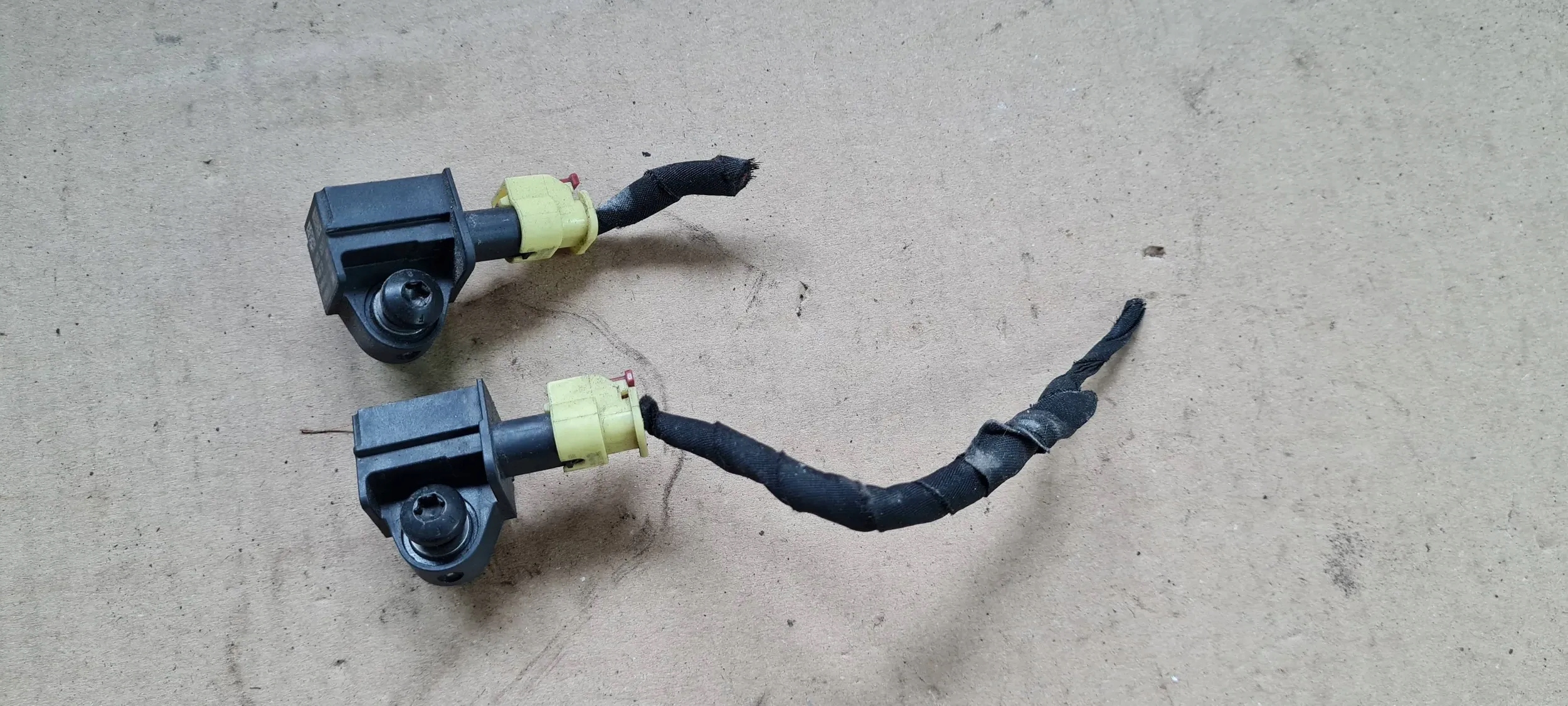 Q3 83A CRASHSENSOR DRUCKSENSOR UDERZENIOWY CONNECTOR CONTACT 5Q0959651B