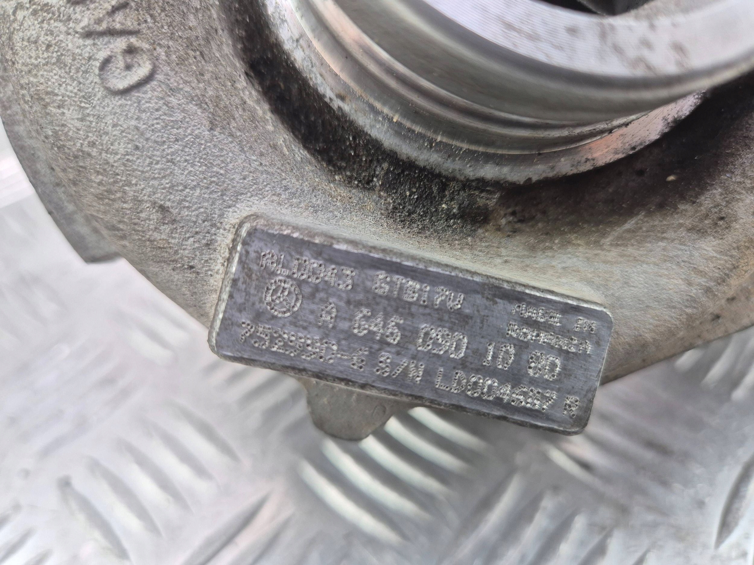 Mercedes C220 CDI W204 Turbo A6460901080 OM646