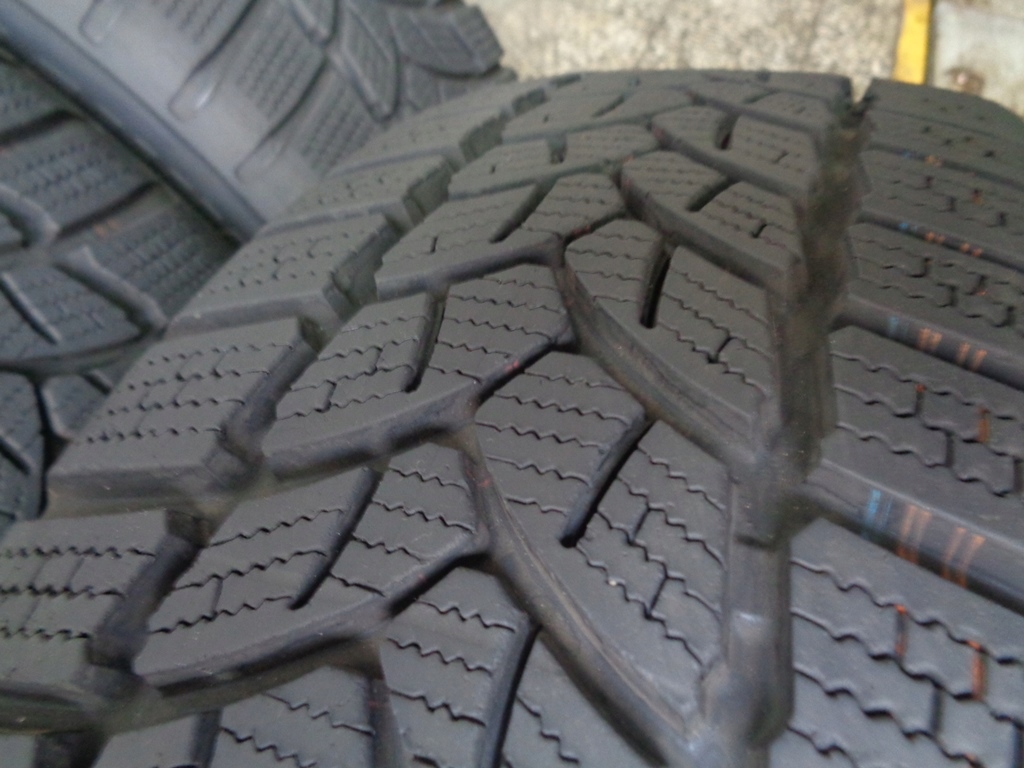 4x Zimowe FIRESTONE WINTERHAWK 3 185/65R15 88T 7,3mm Klasa średnia
