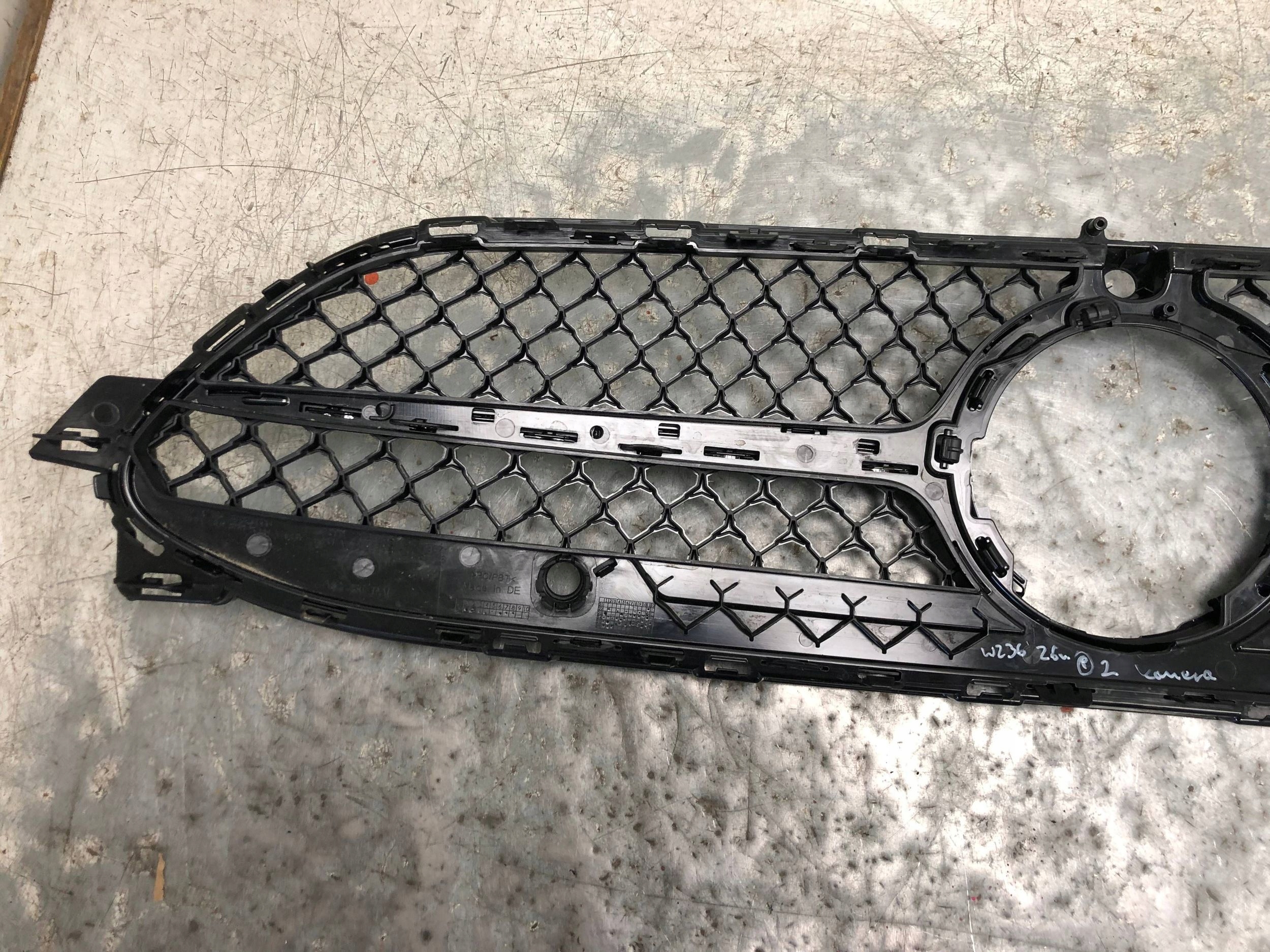 Grill Grill KAMERA PDC MERCEDES W236 C236 A2368880800
