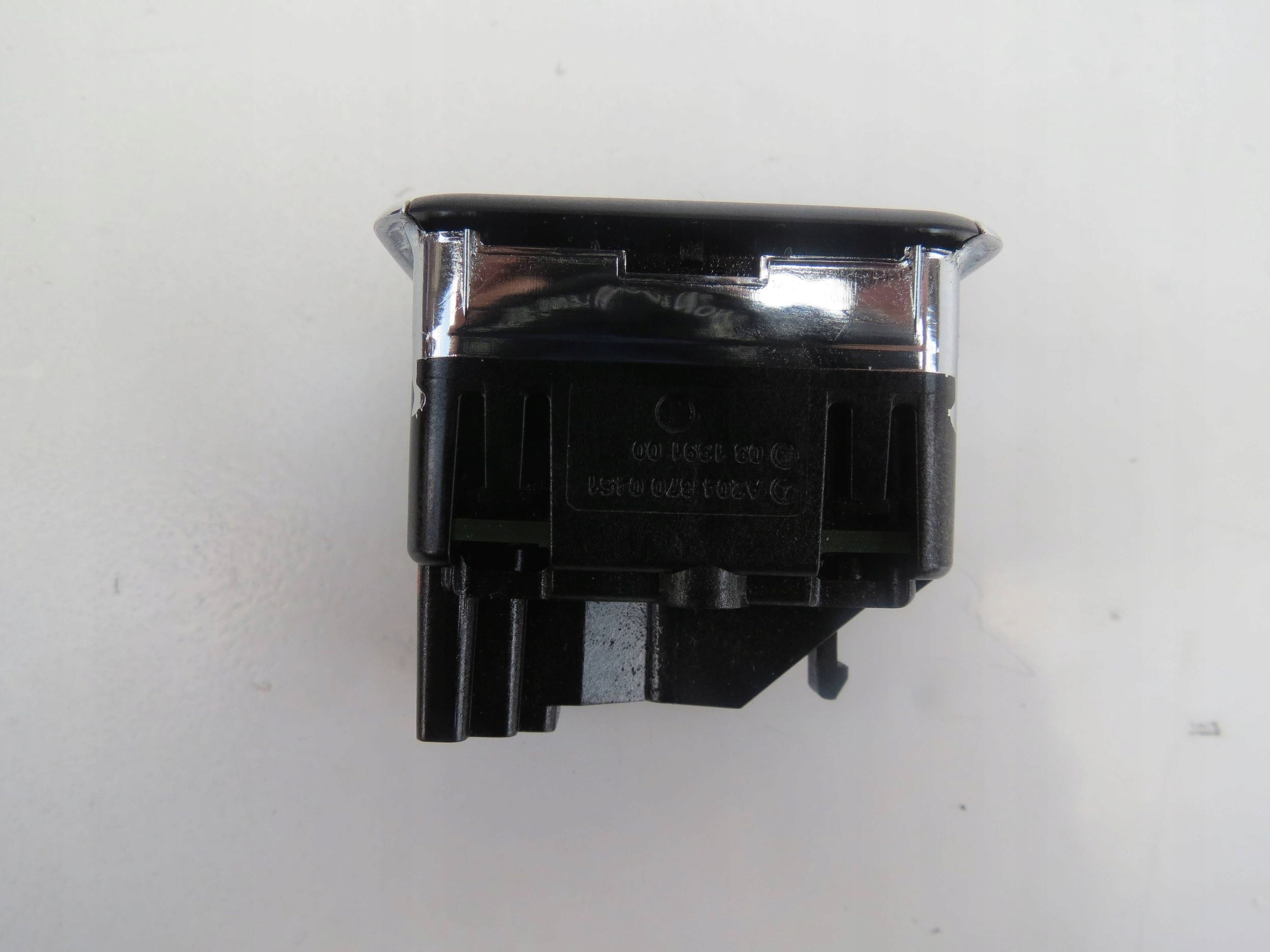Bouton Vitre MERCEDES W204 CDI 2.2 A2048700451
