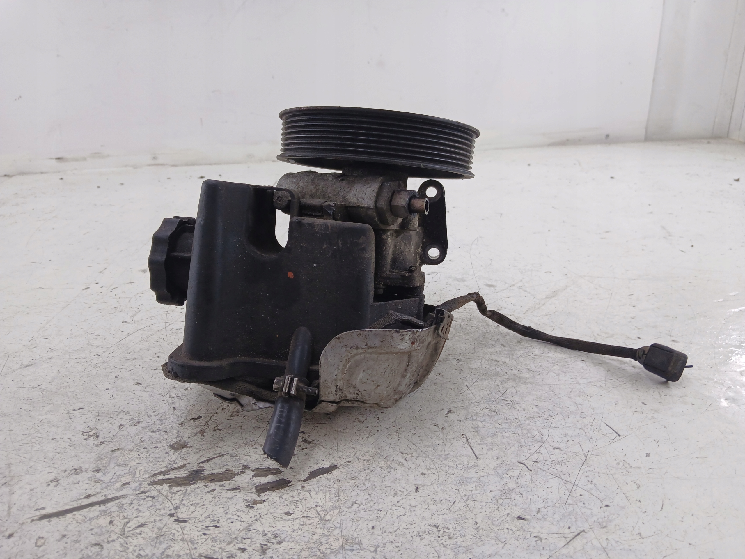 MERCEDES W203 1.8 K servo pump