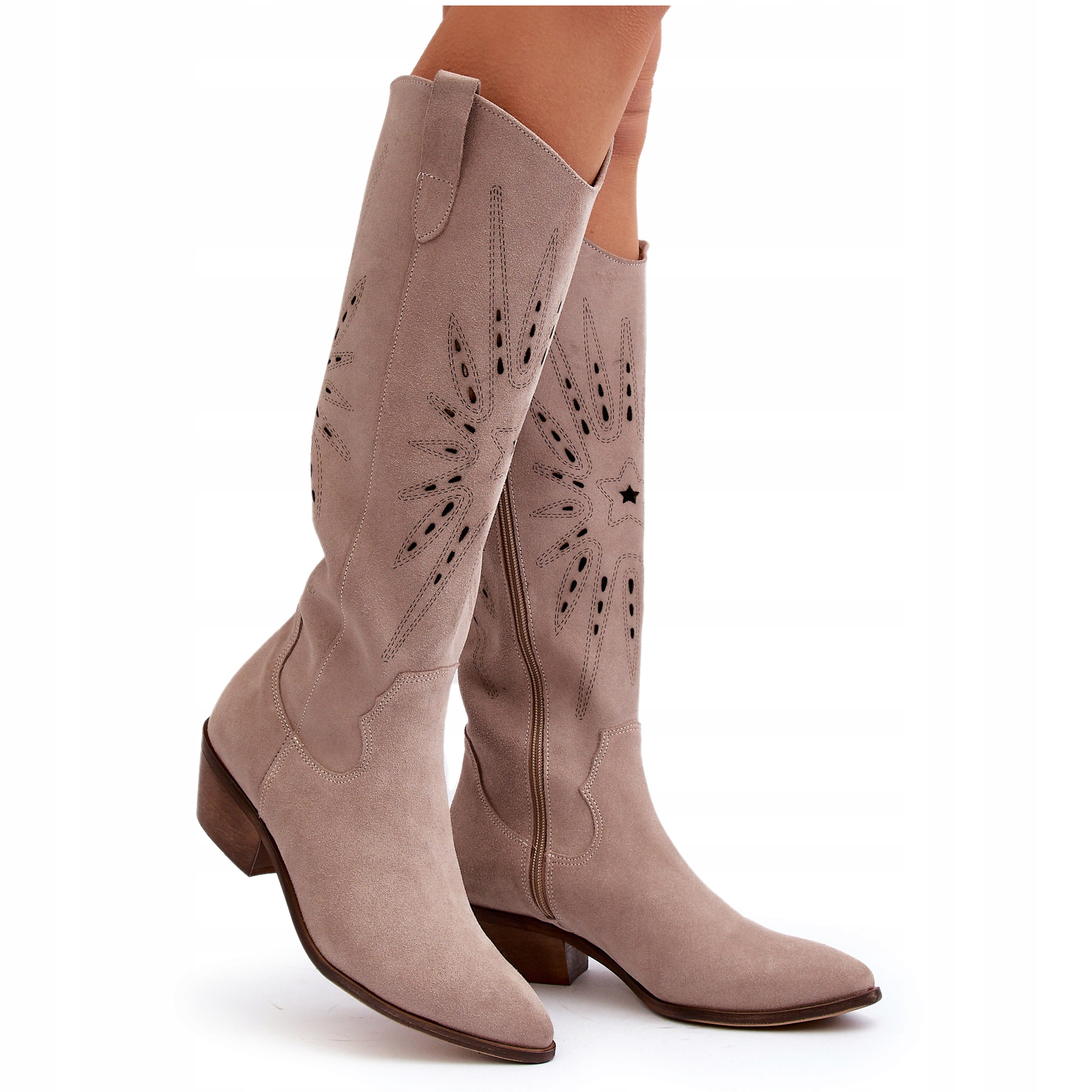 KOZAKI ZAMSZOWE AŻUROWE NA NISKIM OBCASIE ZAZOO 2909 BEŻOWE 39