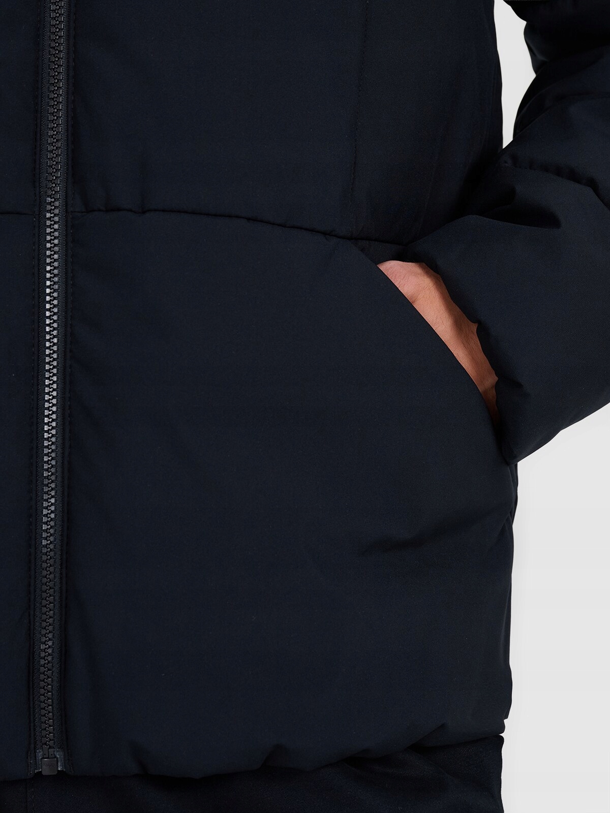 4F pánská péřová bunda s kapucí a syntetickou výplní