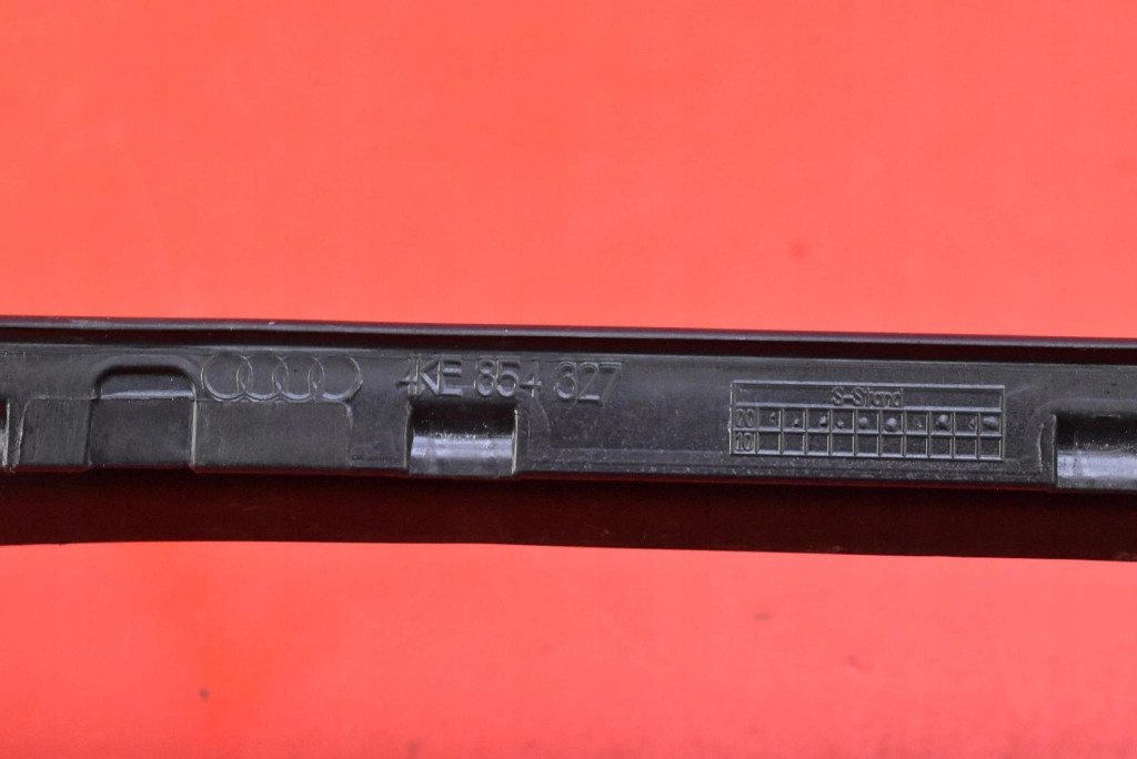 moulding windows front PRZEDNIEJ CZOLOWEJ left 4KE854327 AUDI E-TRON 55 18-21