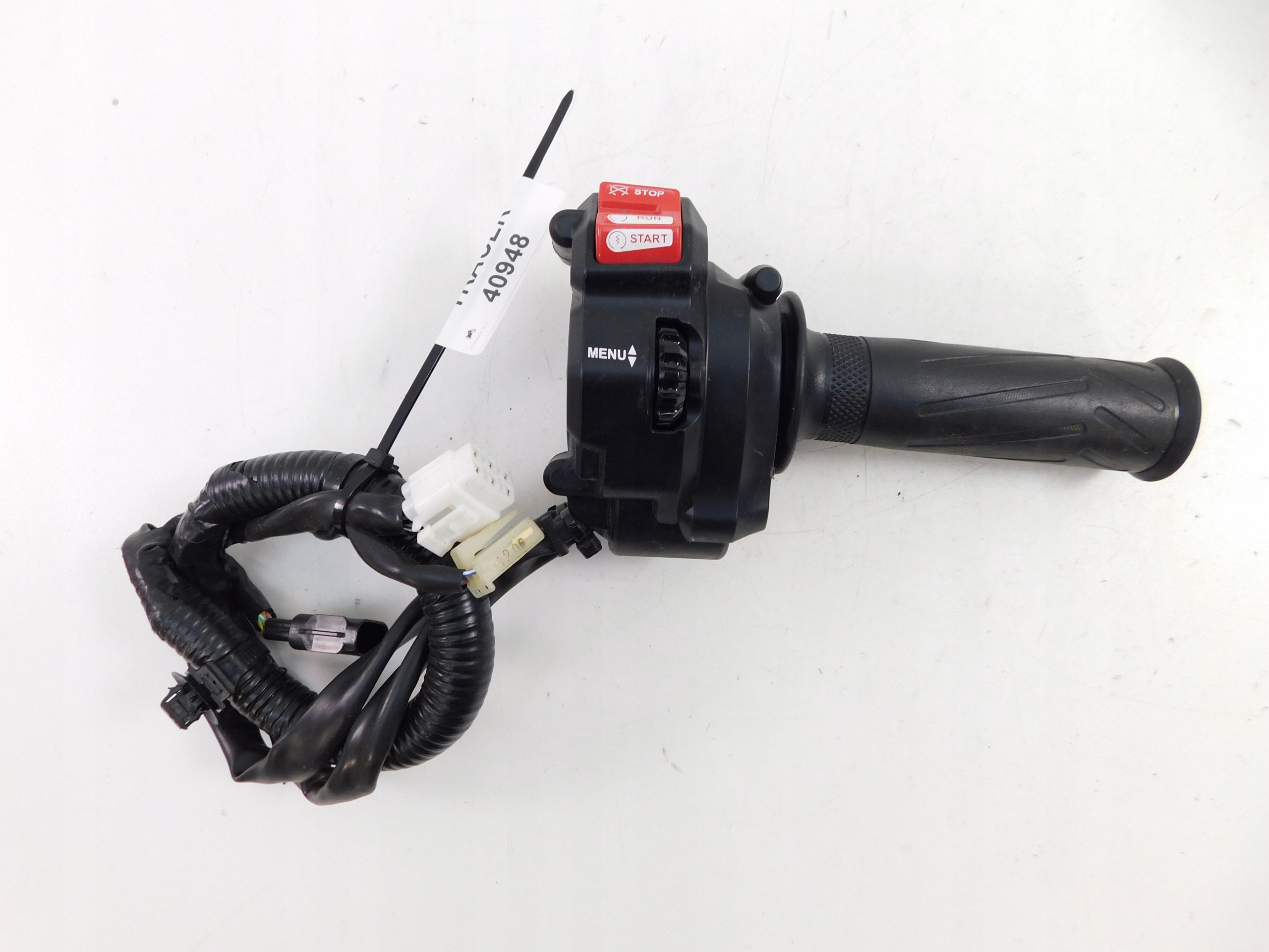 YAMAHA MT09 TRACER 9 GT PRZEŁĄCZNIK PRAWY + ROLGAZ