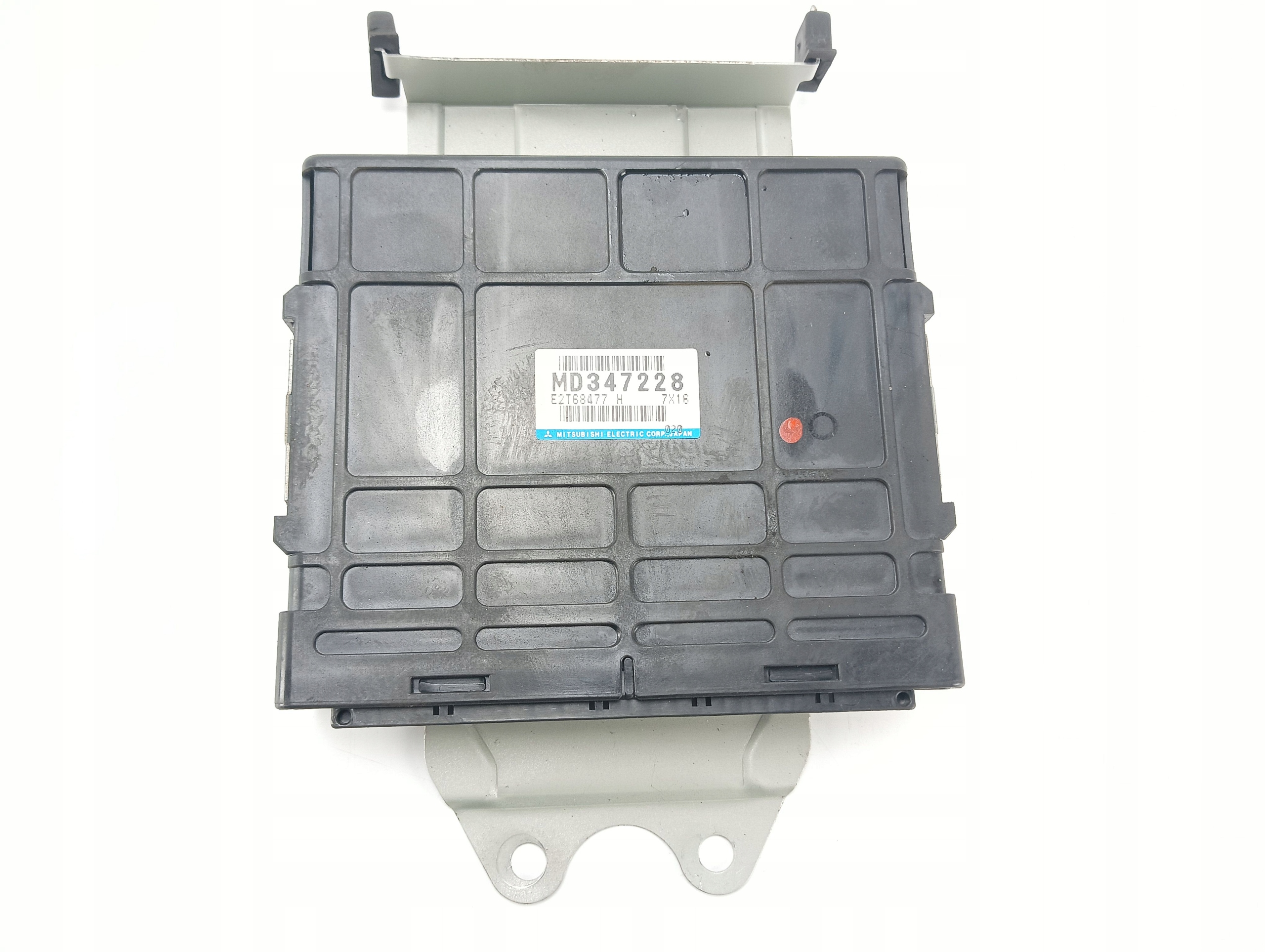 computer control unit of the engine MITSUBISHI CARISMA 1.6 99KM MD347228