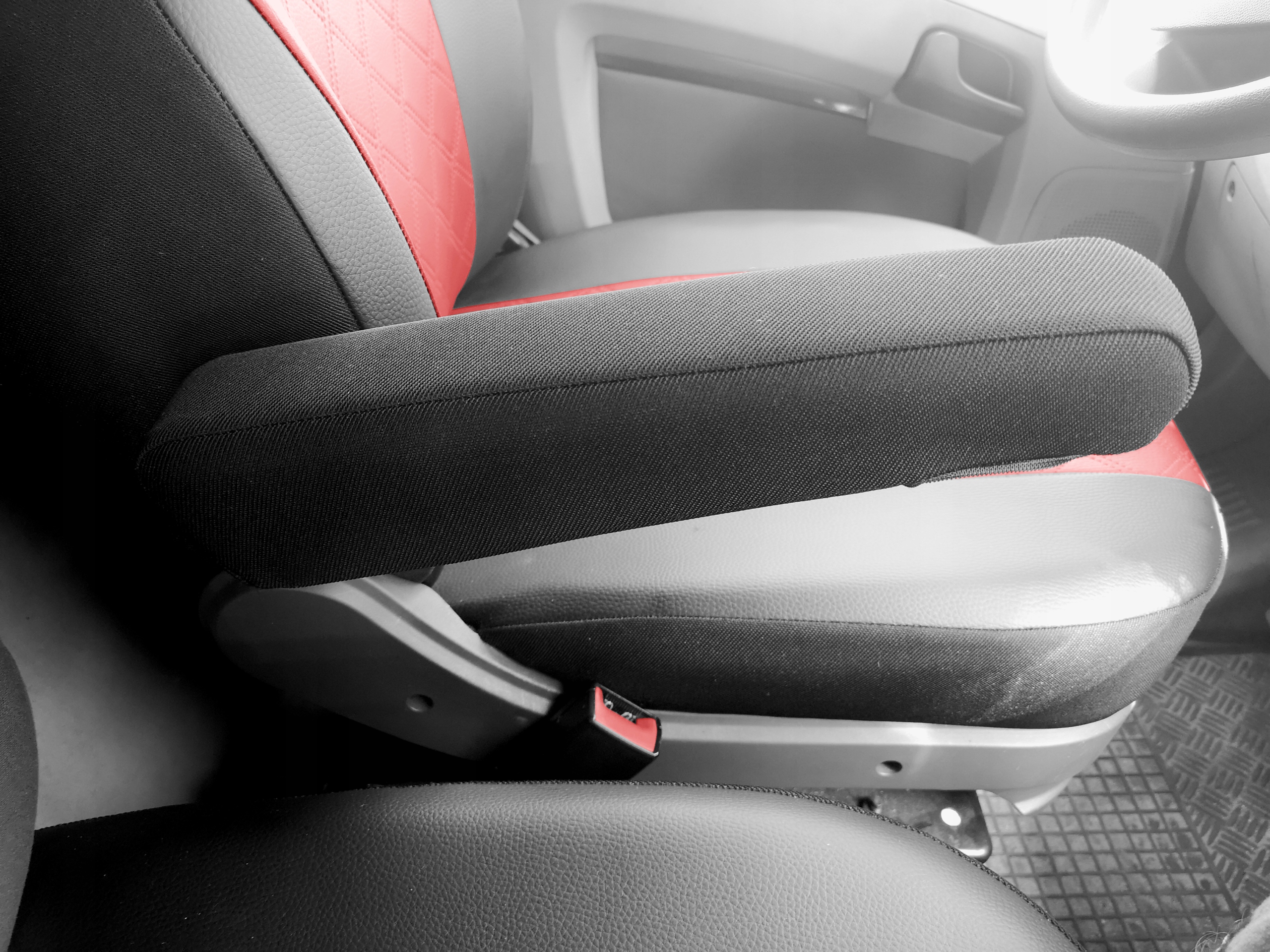 POKROWIEC NA PODŁOKIETNIK DUCATO PEUGEOT BOXER CITROEN JUMPER MOVANO LEWY Kod producenta POKROWIEC NA PODŁOKIETNIK BUS LEWY