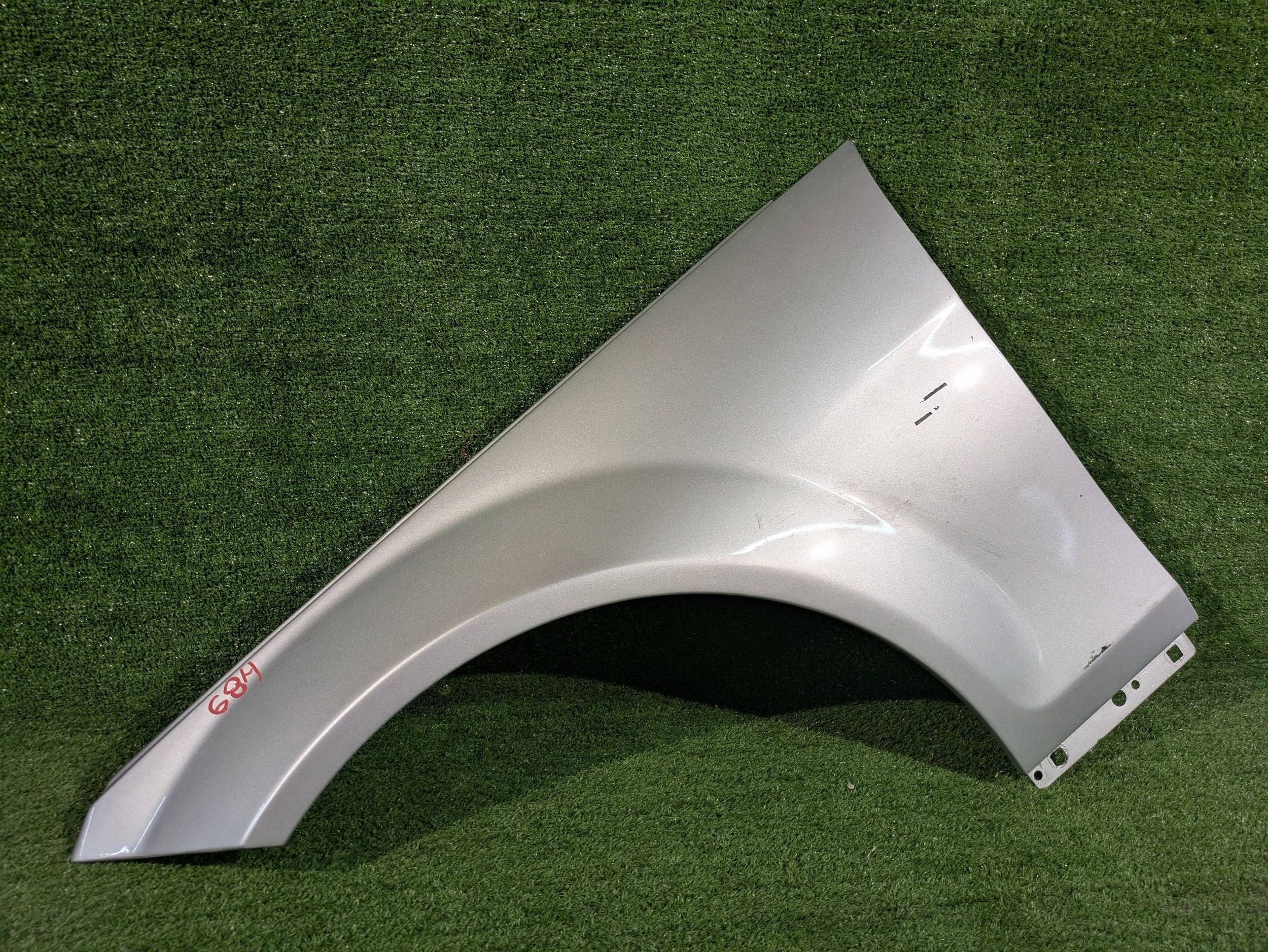fender front left front MERCEDES C-KLASA W204 NR.B684