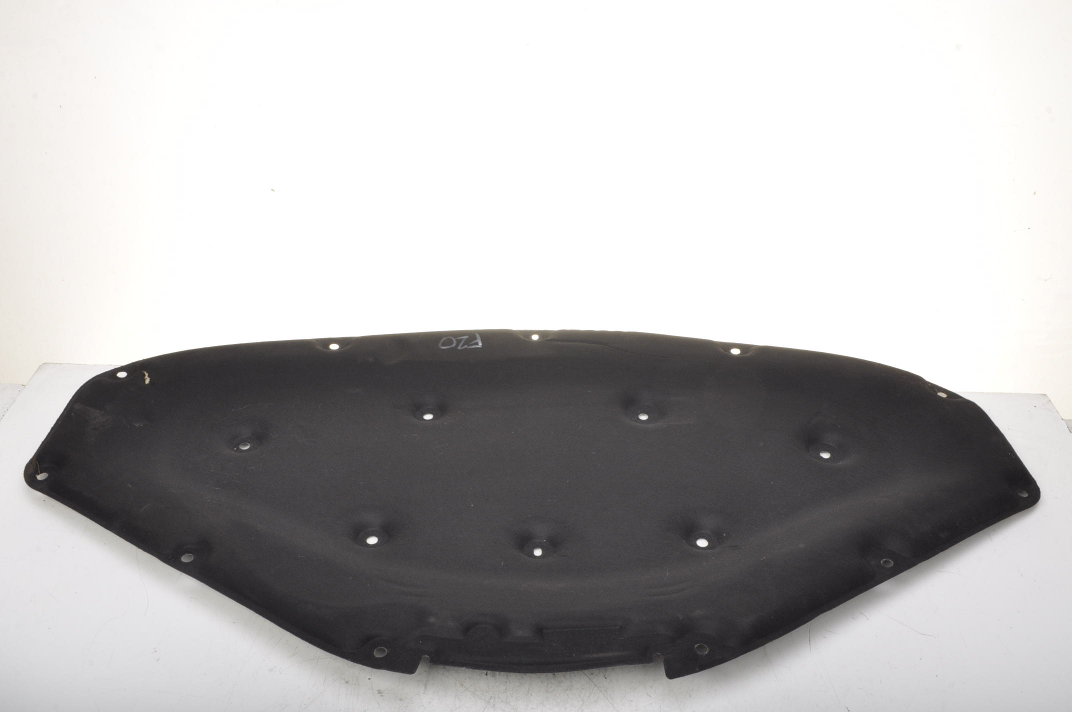 BMW F20 звукоизоляция софита капота 7221993