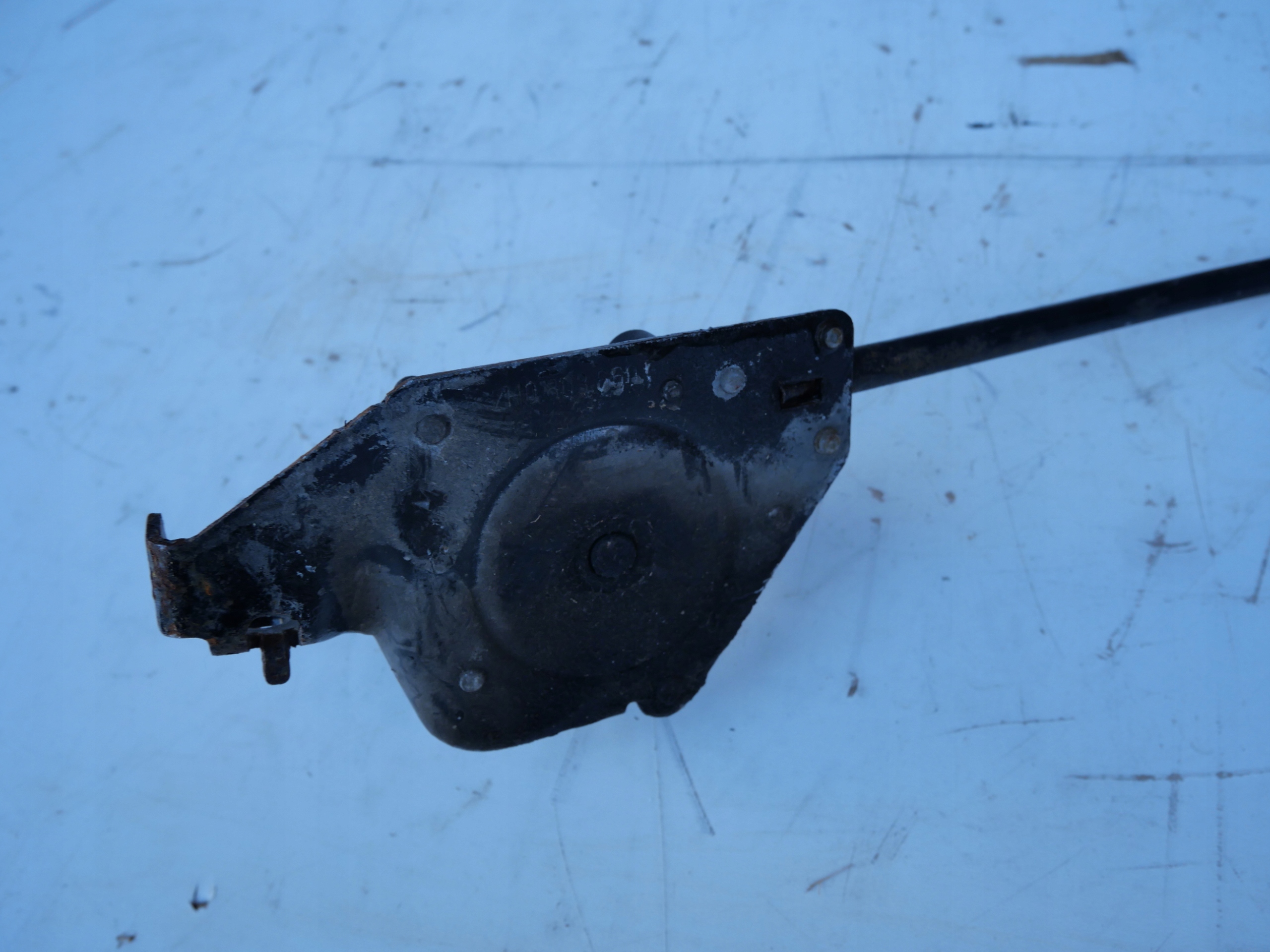 VW AMAROK Support plaque Roues de la roue de secours ZAPAS 2H0803660E